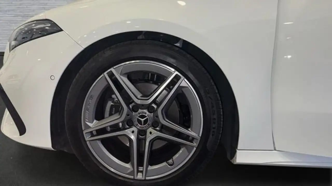 Mercedes-Benz A 180 d — معرض صور السيارة 5