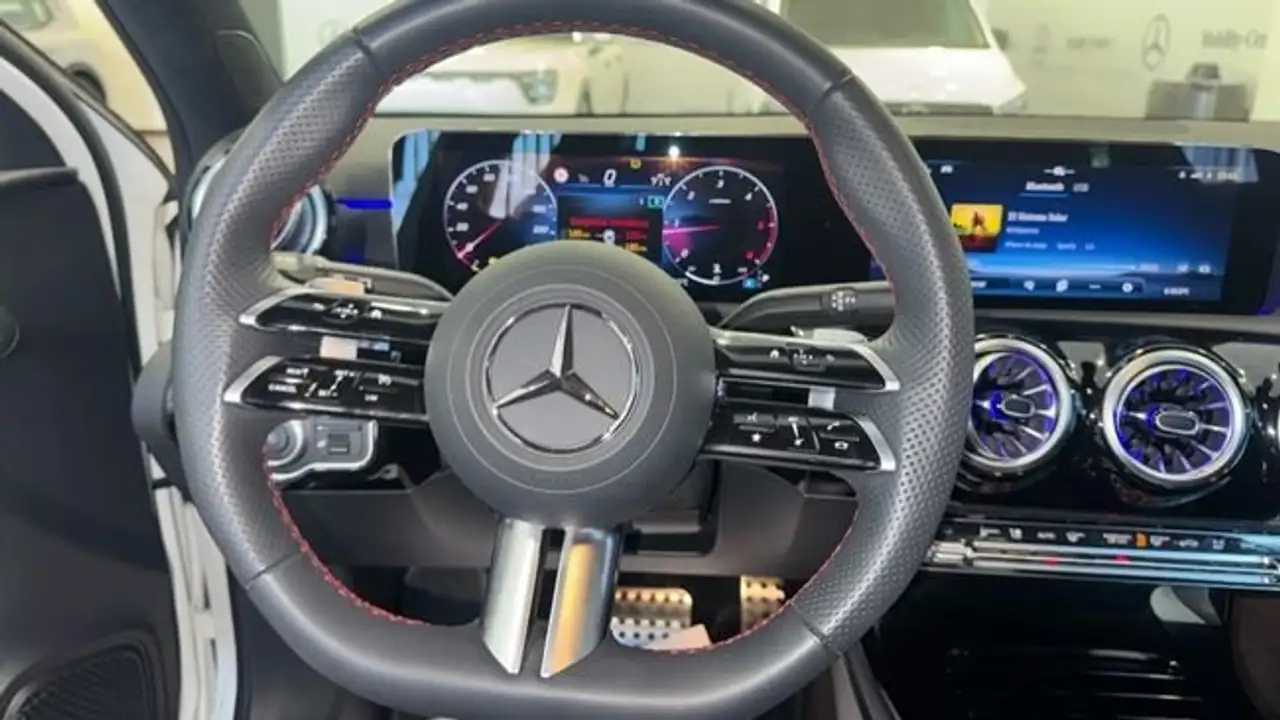 Mercedes-Benz A 180 d — معرض صور السيارة 9