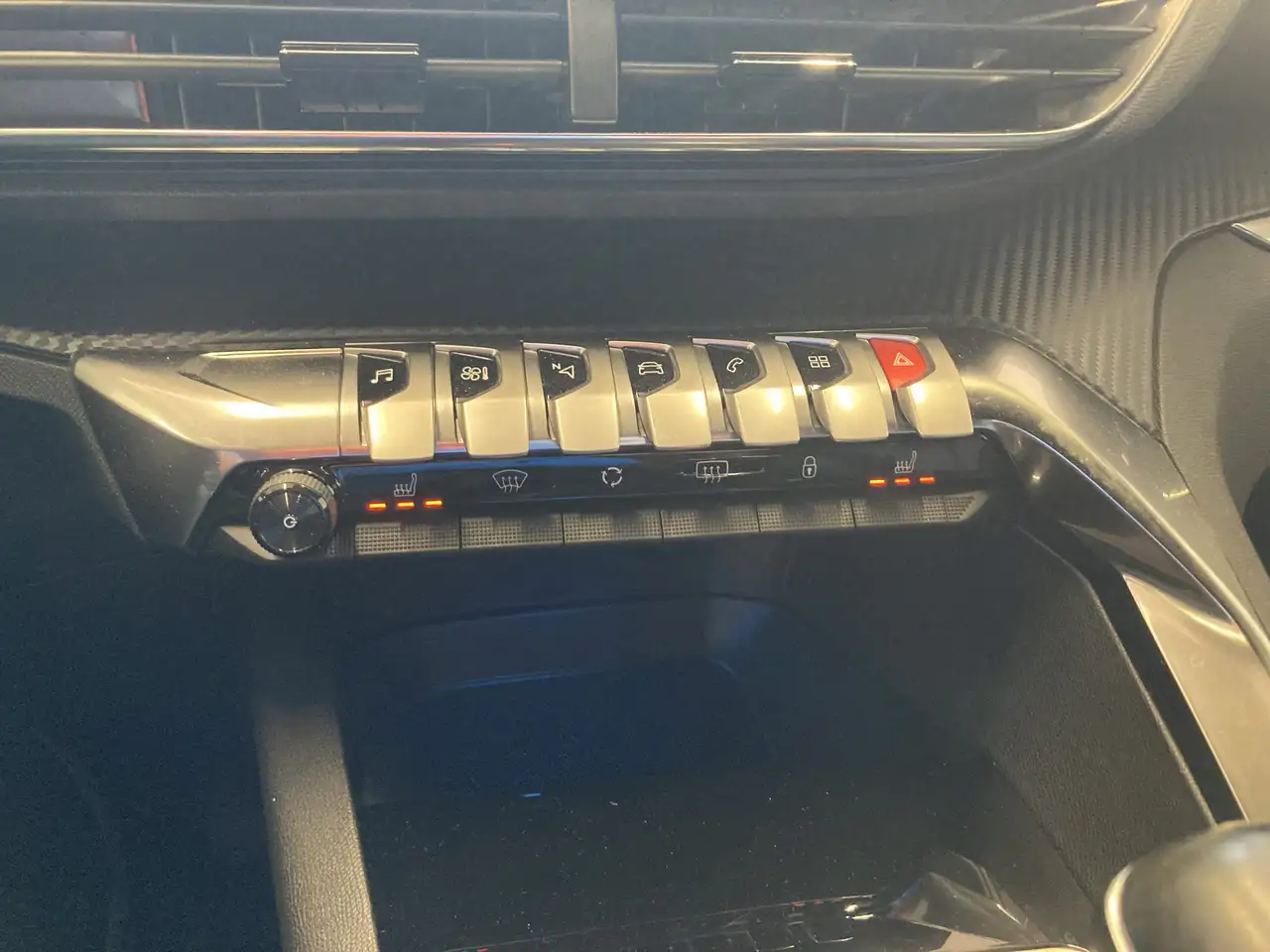 Peugeot 3008 1.2 PureTech Allure Pack ACC+Navi+SHZ+Kamera — معرض صور السيارة 12