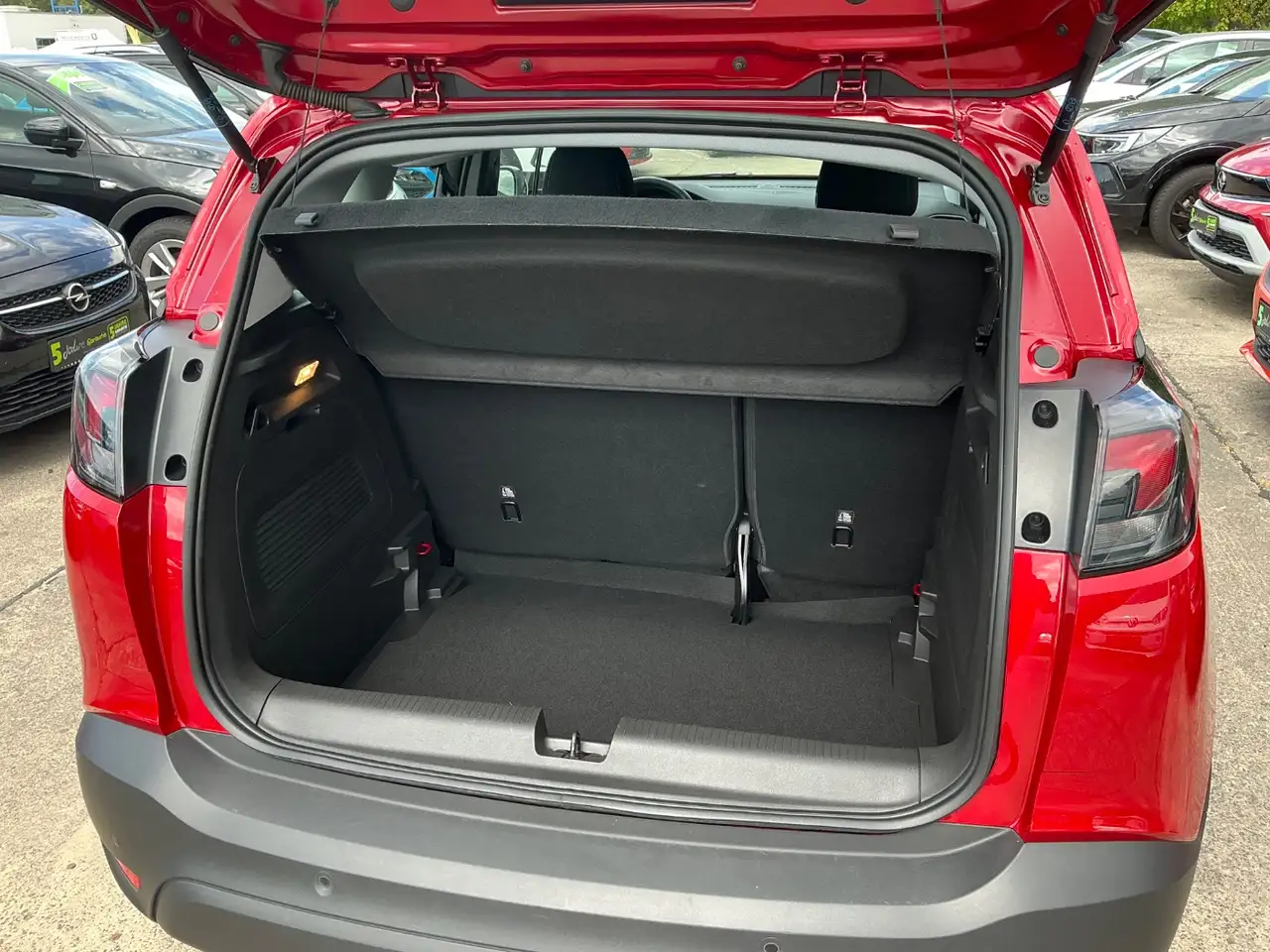 Opel Crossland 1.2 Enjoy Automatik! *wenig KM* — معرض صور السيارة 22