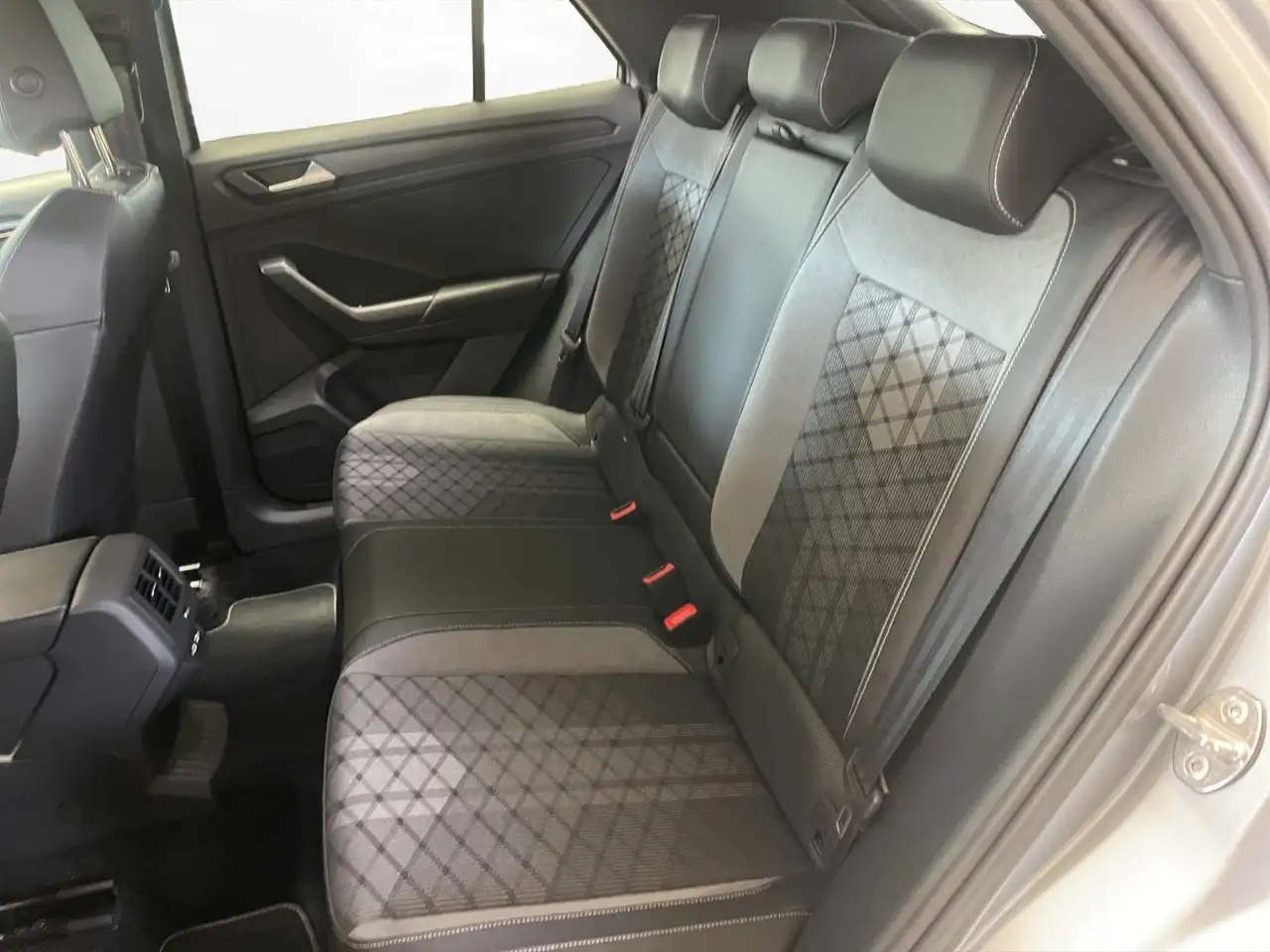 Volkswagen T-Roc R-Line**KAMERA**IQ**NAVI** — معرض صور السيارة 17