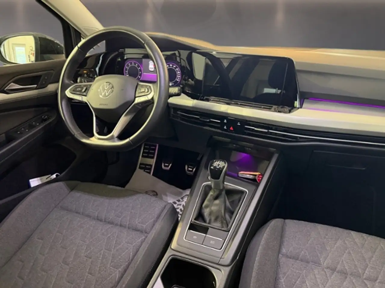 Volkswagen Golf VIII 1.0 TSI MOVE GJR RFK — Galería del vehículo 13