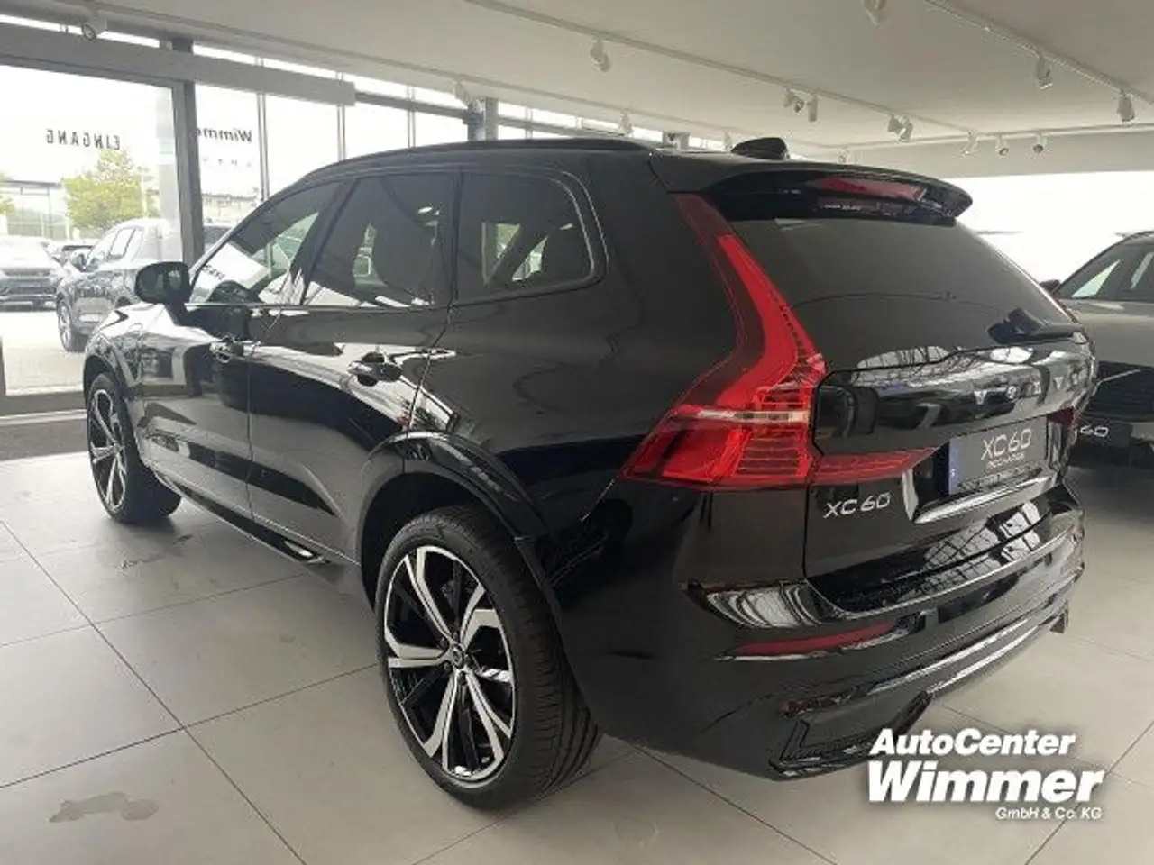 Volvo XC60 T8 AWD Recharge Ultimate Dark Licht+360 uvm. — معرض صور السيارة 4