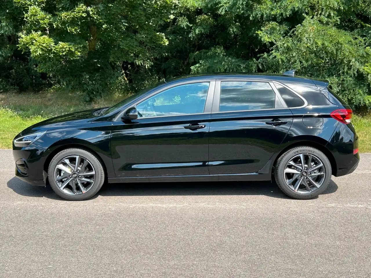 Hyundai i30 1.0 T-GDI Advantage *Navi*SmartKey*ACC*LED* — معرض صور السيارة 7