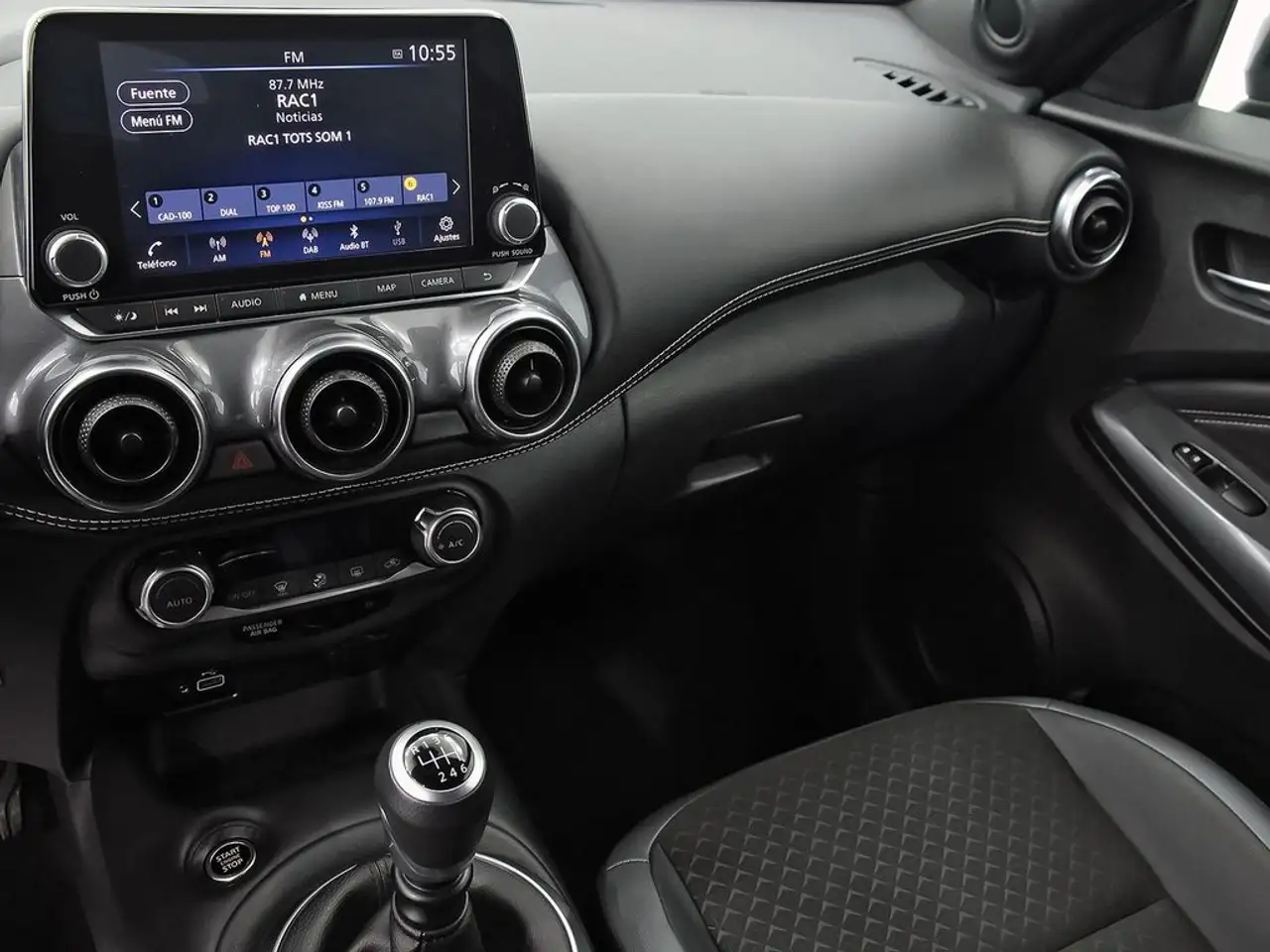 Nissan Juke DIG-T 84 kW (114 CV) 6M/T N-Connecta — معرض صور السيارة 11