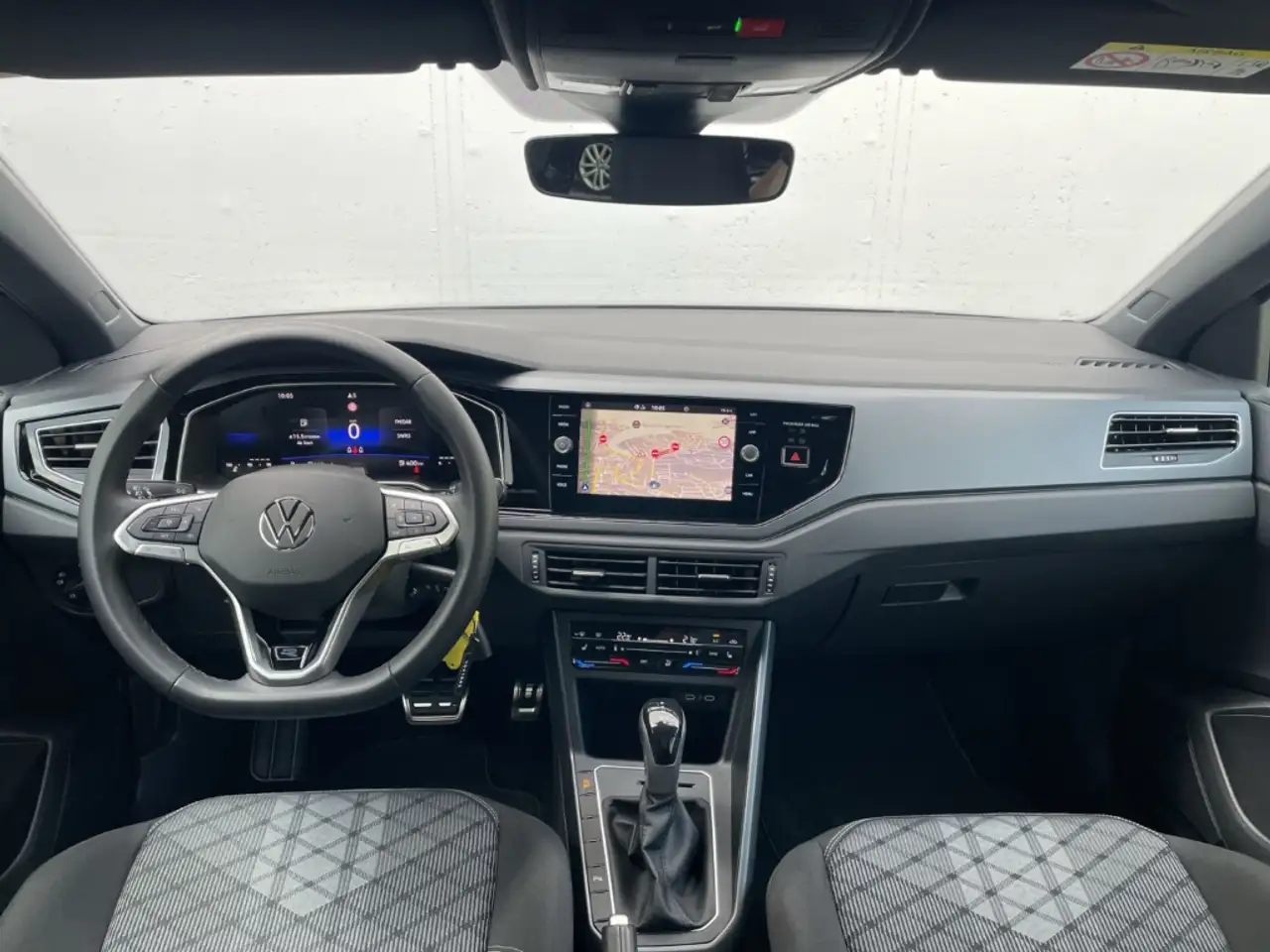 Volkswagen Taigo R-Line 1.0 TSI DSG IQ.LIGHT/Kamera/Navi/ACC — Galería del vehículo 10