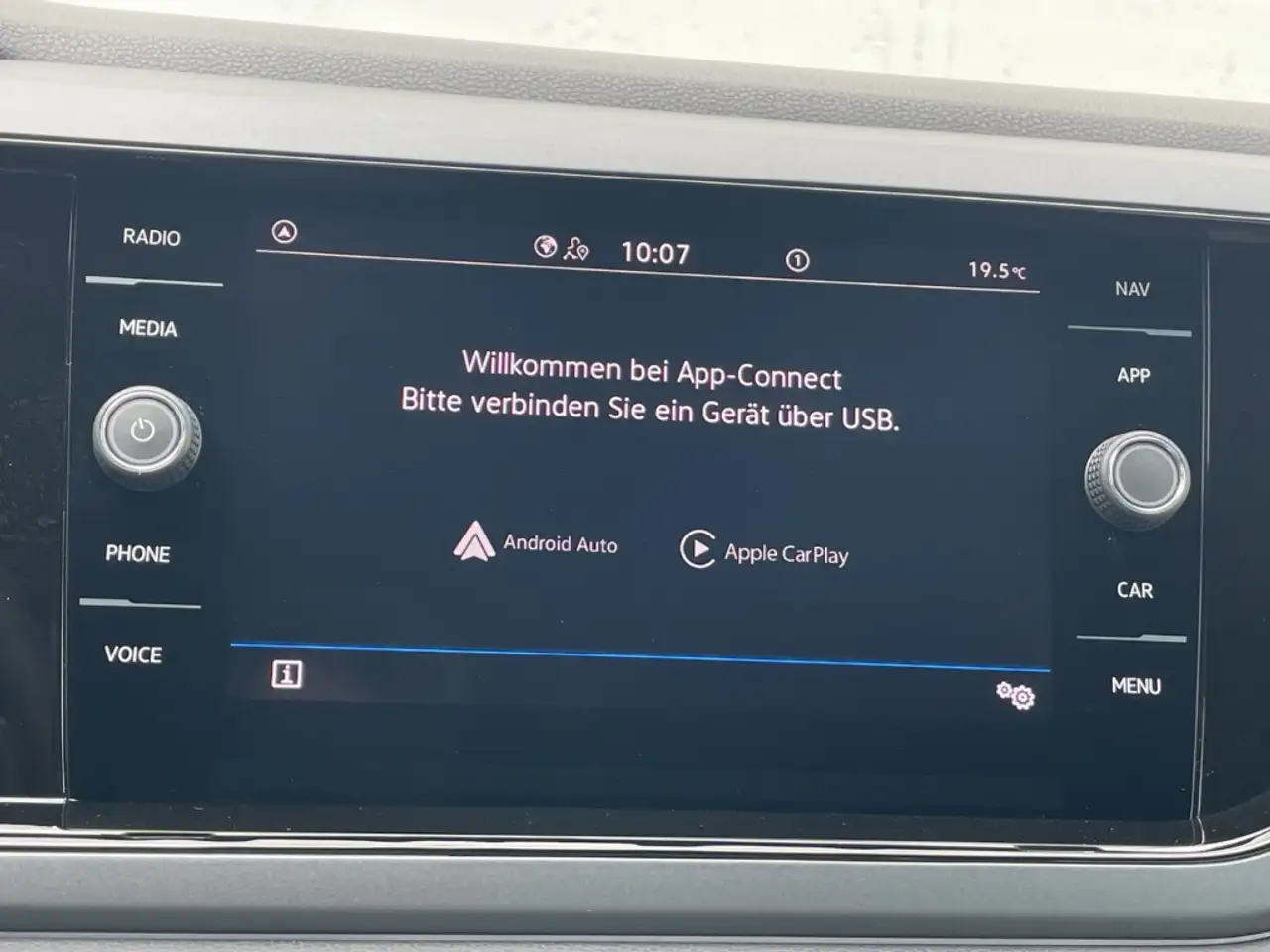 Volkswagen Taigo R-Line 1.0 TSI DSG IQ.LIGHT/Kamera/Navi/ACC — Galería del vehículo 17