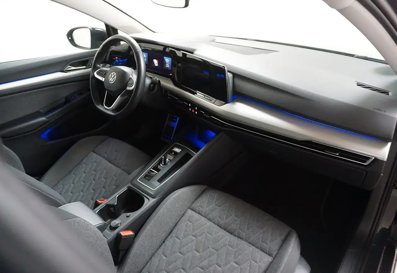 Volkswagen Golf VIII Lim. Move eTSI LED ACC PDC AMBIENTE — Vehicle gallery 30