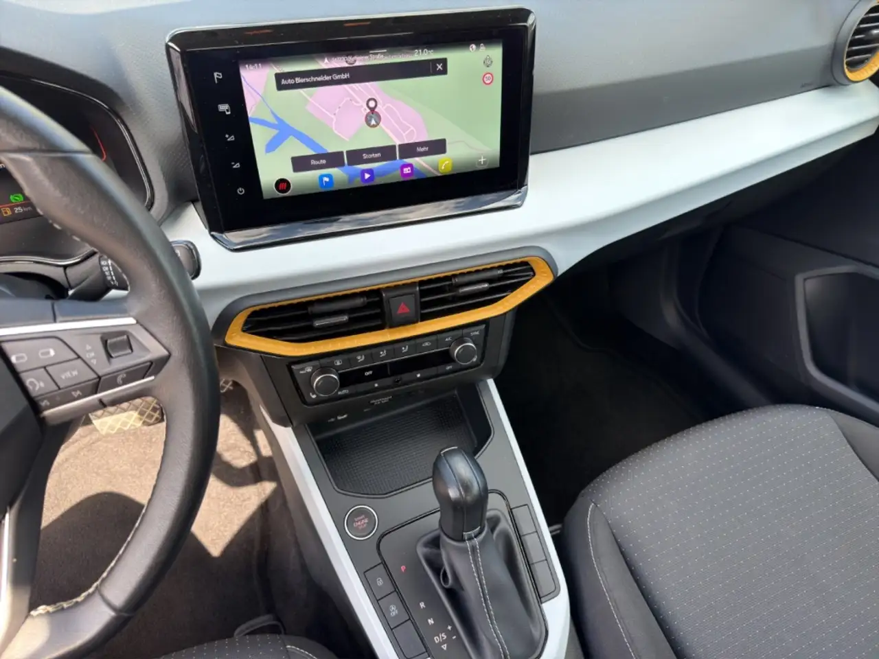 SEAT Arona 1.0 TSI DSG Style Edition NAVI LED FULL GRA SHZ DA — Galerie du véhicule 22