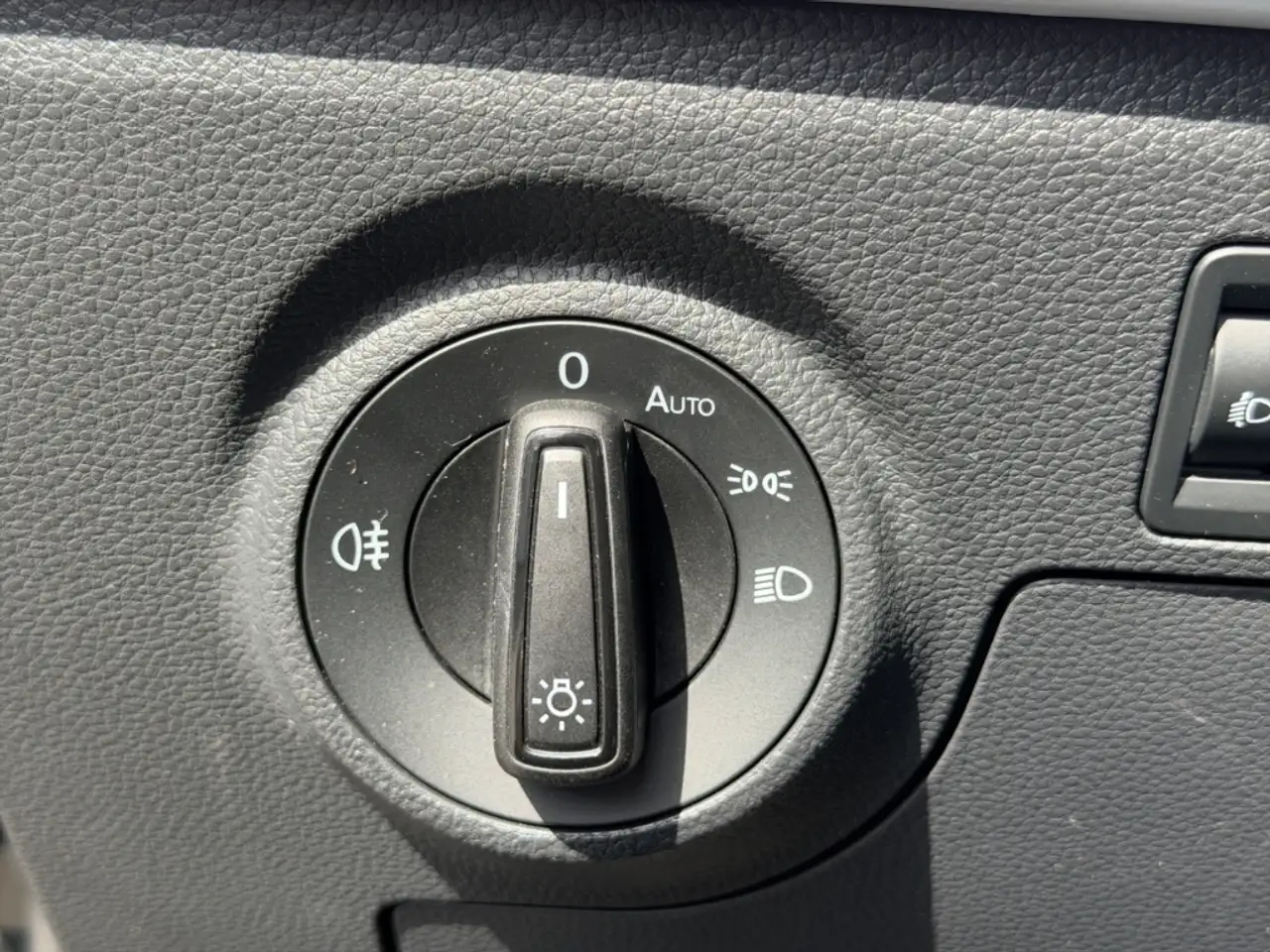 SEAT Arona 1.0 TSI DSG Style Edition NAVI LED FULL GRA SHZ DA — Galerie du véhicule 21