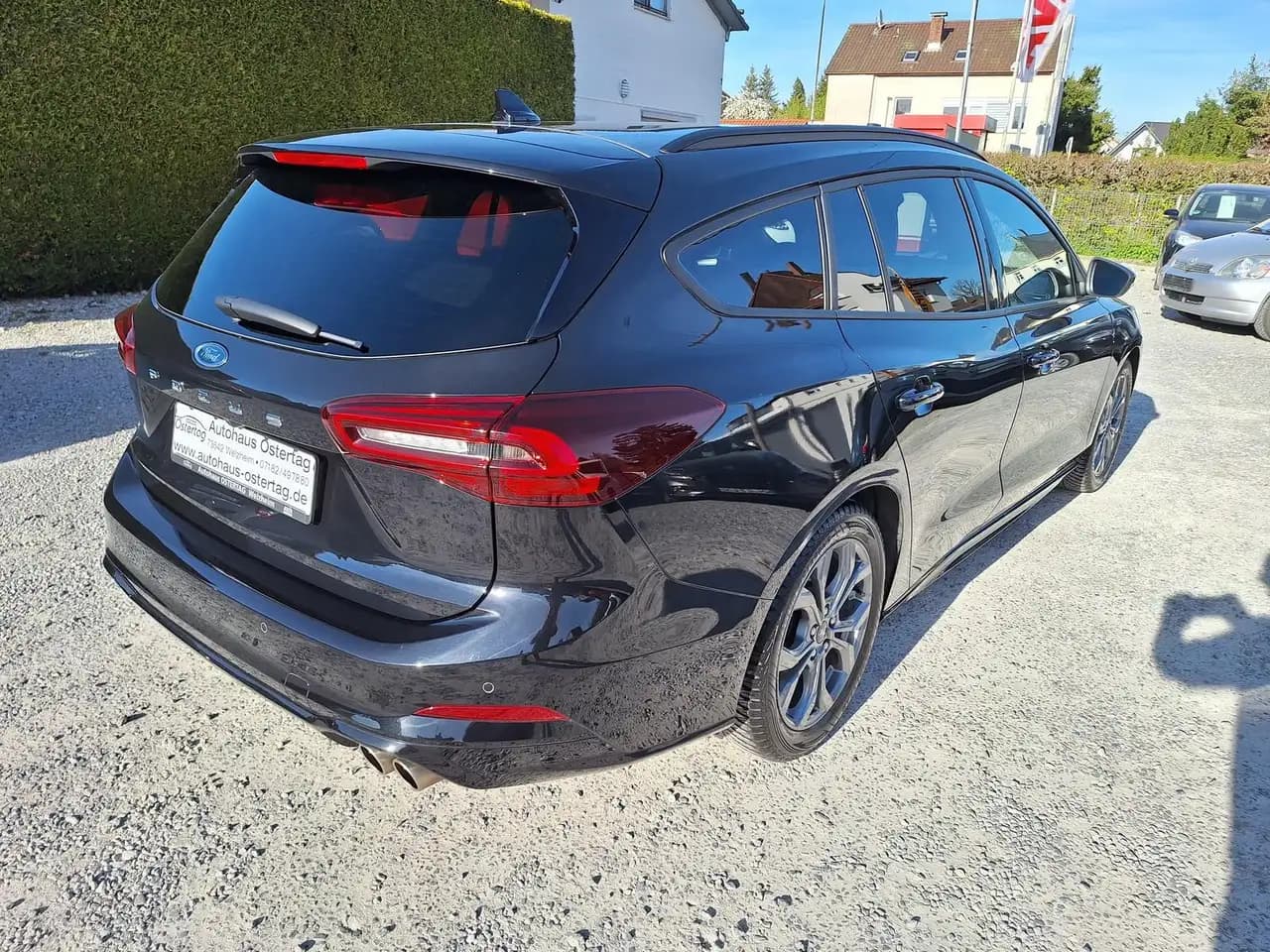 Ford Focus Turnier 1.0 ST-Line X Aut. Matrix-LED AHK Pano Win — Vehicle gallery 3