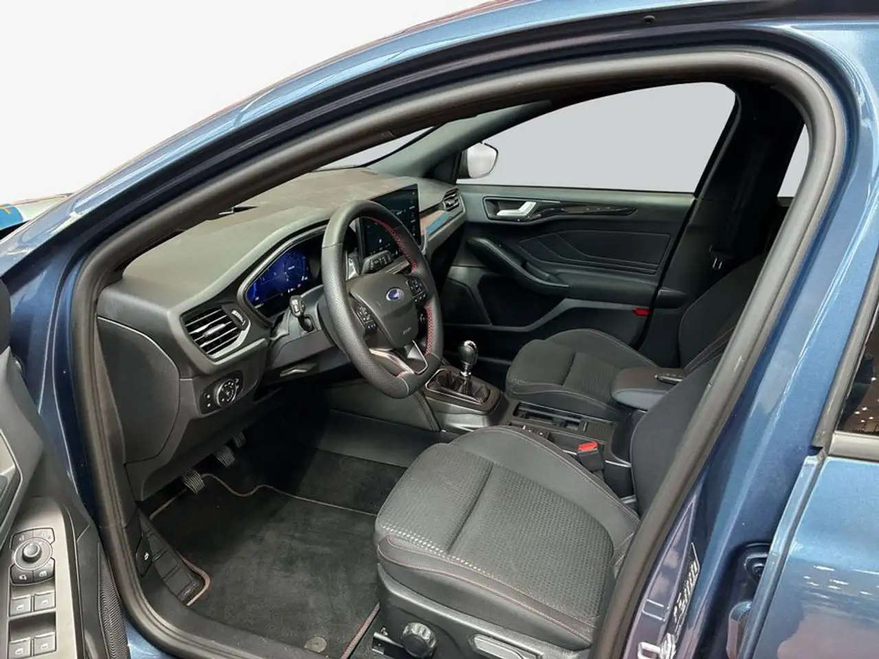 Ford Focus Turnier 1.0 EcoBoost Hybrid ST-LINE X — Galerie du véhicule 9
