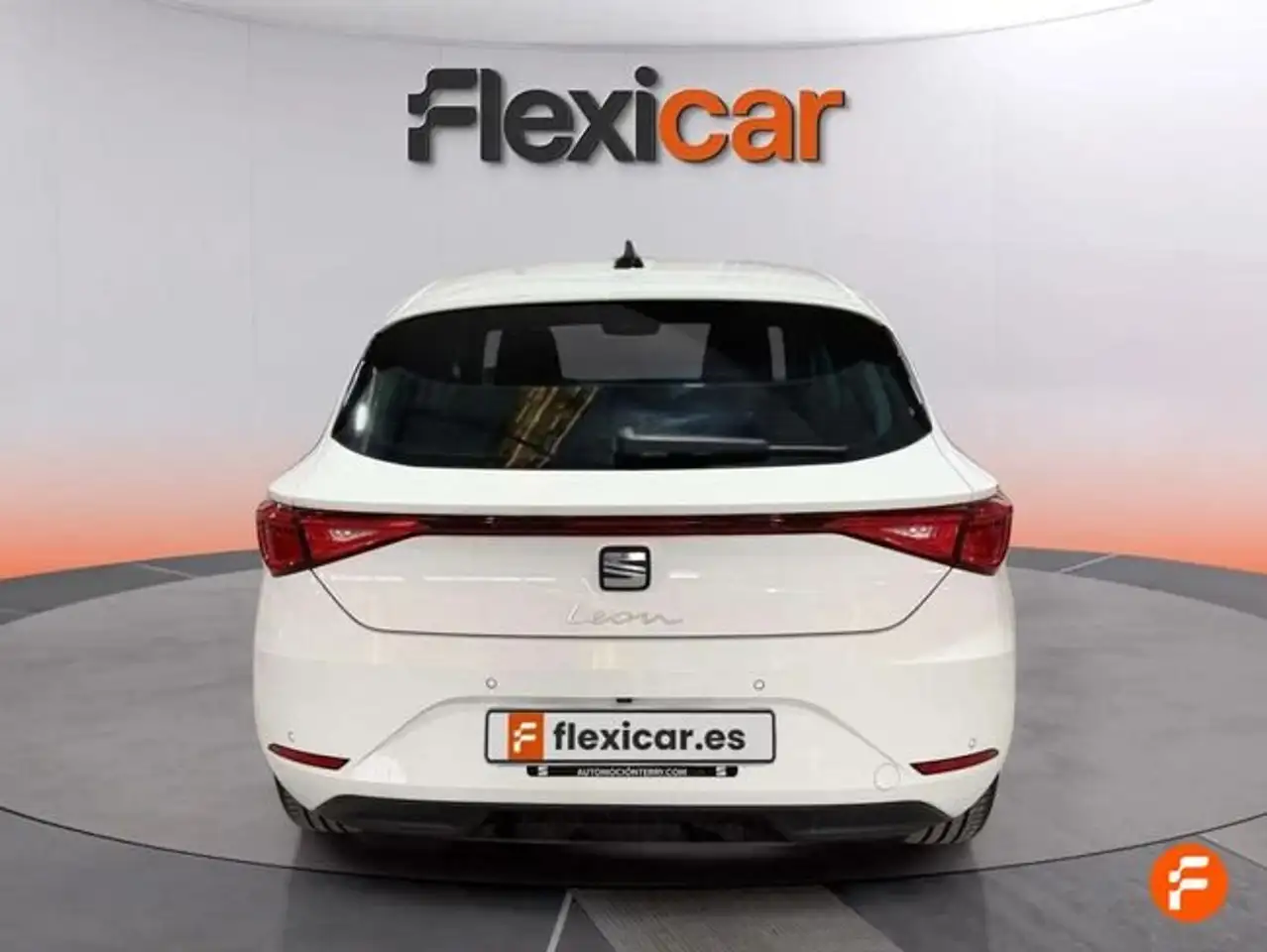 SEAT Leon 1.0 TSI S&S Style XS 110 — معرض صور السيارة 5