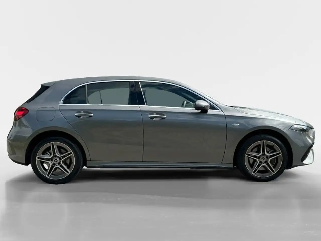 Mercedes-Benz A 250 A A 250 e — Vehicle gallery 6