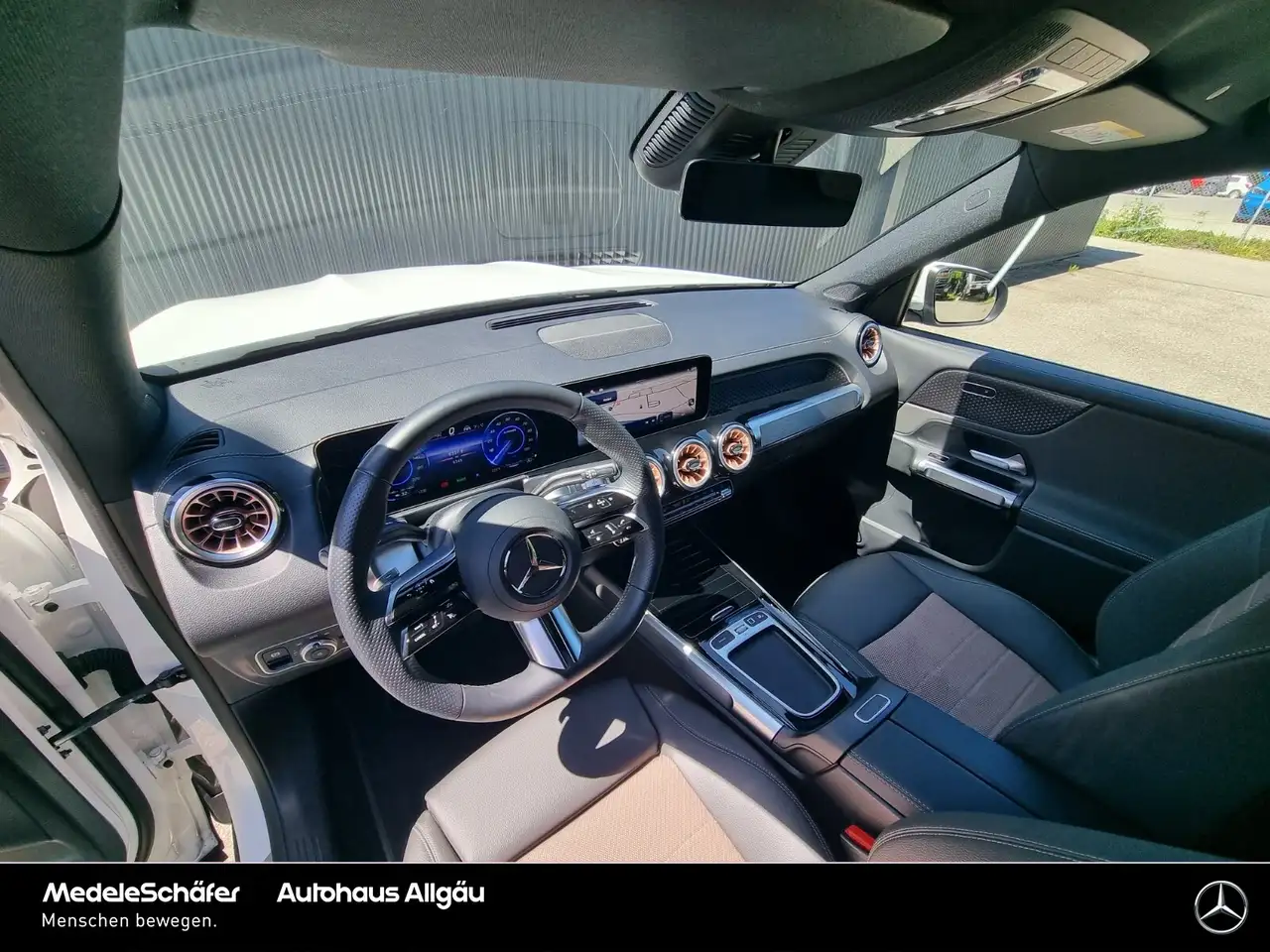 Mercedes-Benz EQB 300 EQB 300 4M ElectricART Fahr-Assi 360° KeylessGO — Vehicle gallery 11