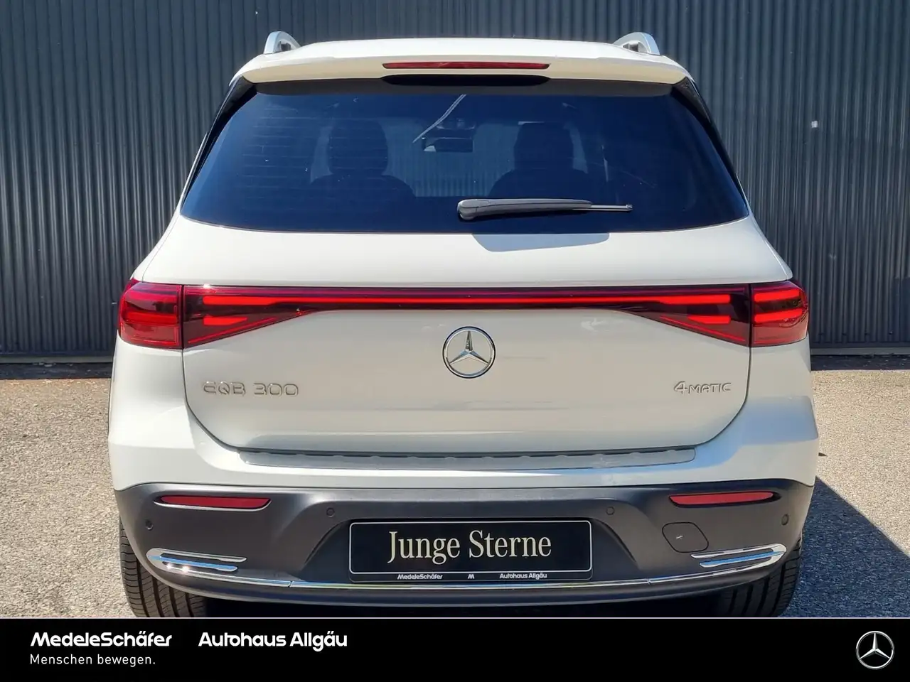 Mercedes-Benz EQB 300 EQB 300 4M ElectricART Fahr-Assi 360° KeylessGO — Vehicle gallery 7
