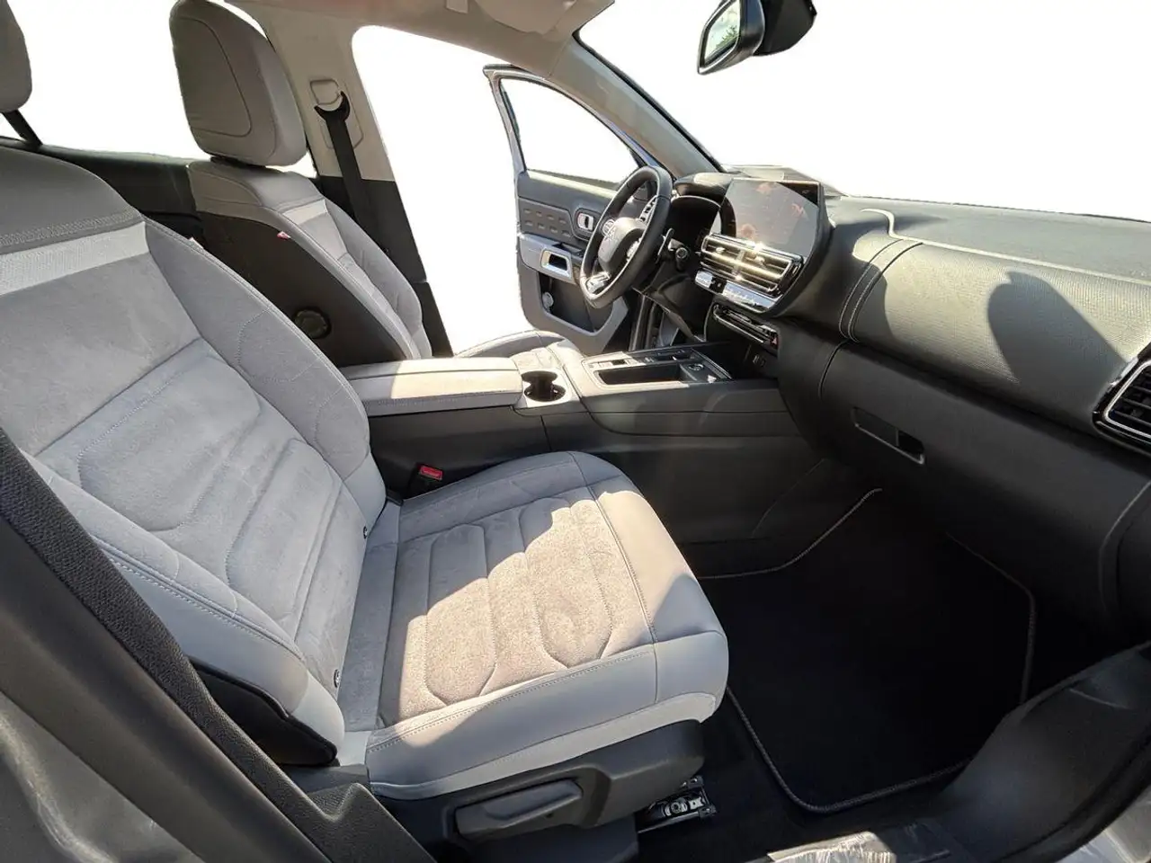 Citroen C5 Aircross ë-Series Hybrid - LED/NAVI/ACC/360°/SITZH — Vehicle gallery 16