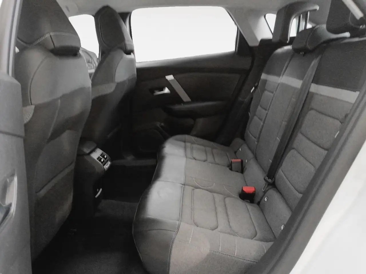 Citroen C4 1.2 PureTech Plus S&S 130 — معرض صور السيارة 11