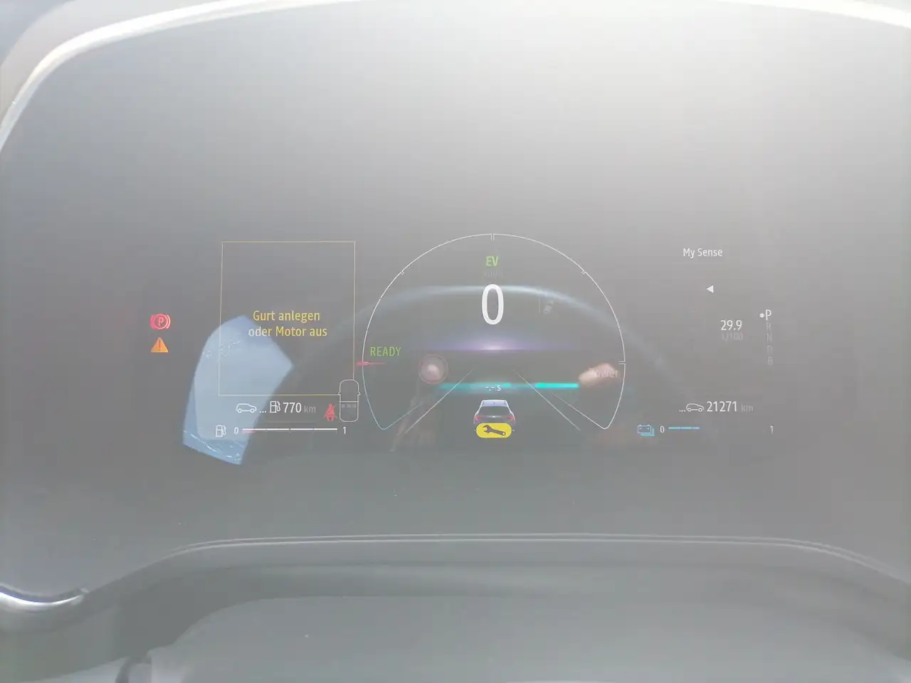 Renault Captur Techno 1.6 E-TECH Hybrid 145 — معرض صور السيارة 15
