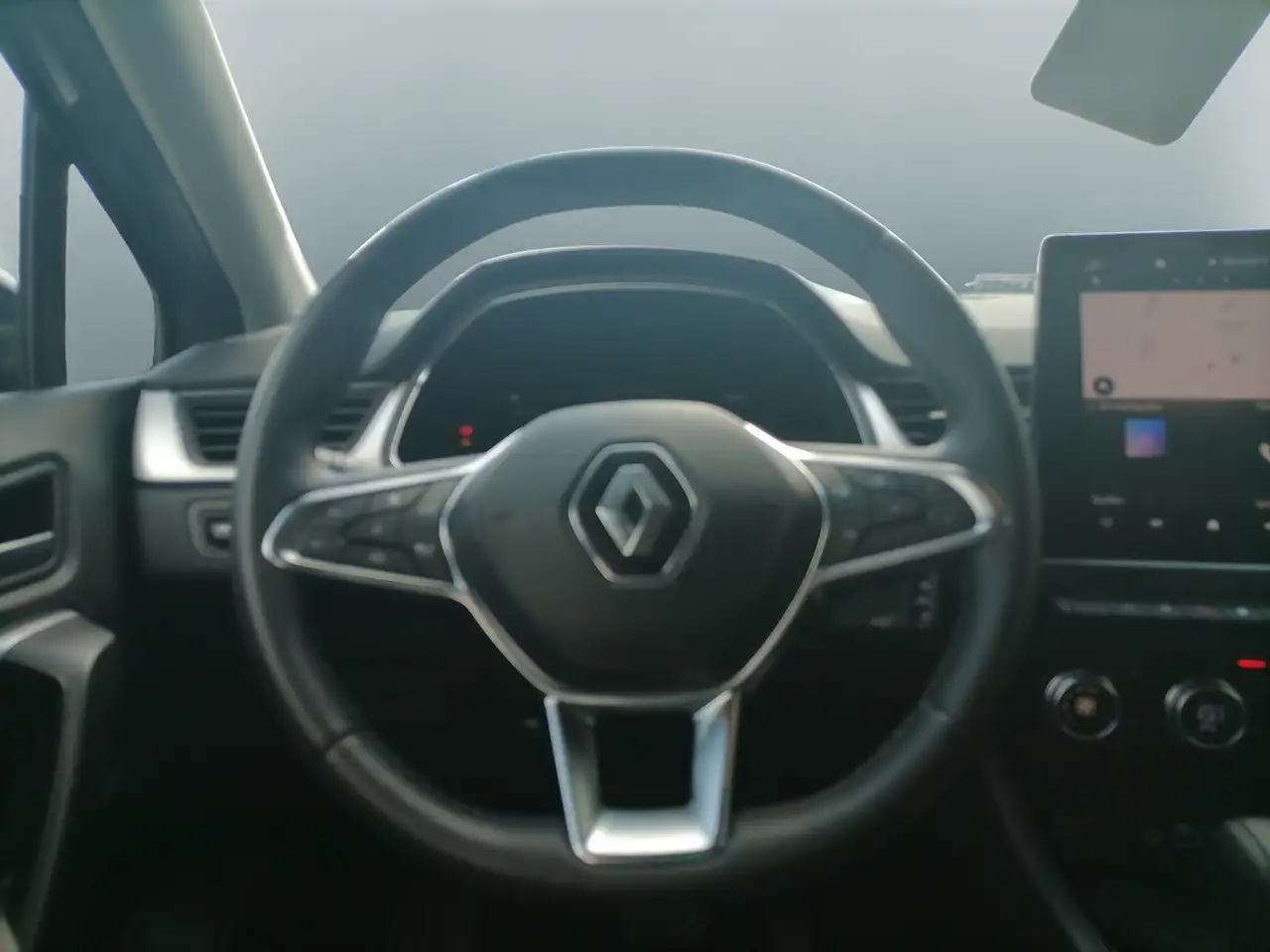 Renault Captur Techno 1.6 E-TECH Hybrid 145 — معرض صور السيارة 10