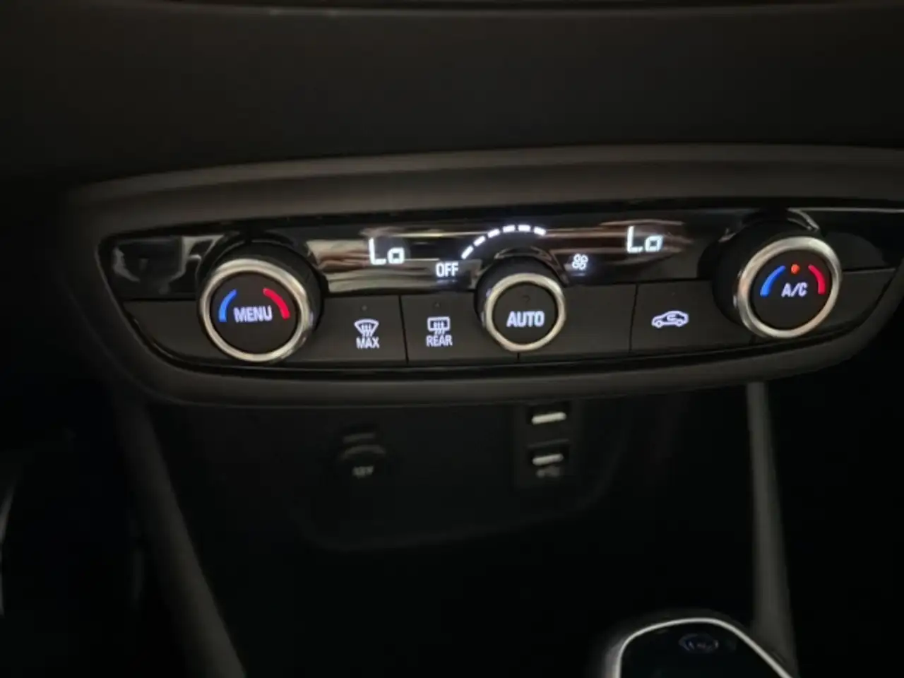 Opel Crossland 1.2 Elegance LED - Navi - Carplay - Rückfahrkamera — معرض صور السيارة 21