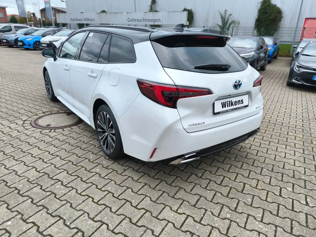 Toyota Corolla 2,0 Hybrid TS Finanzierung — Galería del vehículo 5
