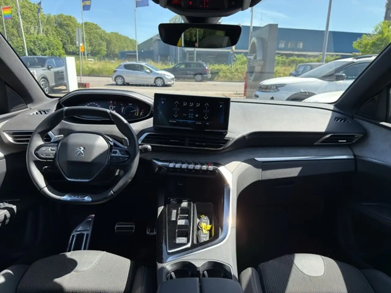 Peugeot 5008 GT HYBRID 136 7-Sitz+Pano+360+Sitzhzg+ACC+Massa... — معرض صور السيارة 10