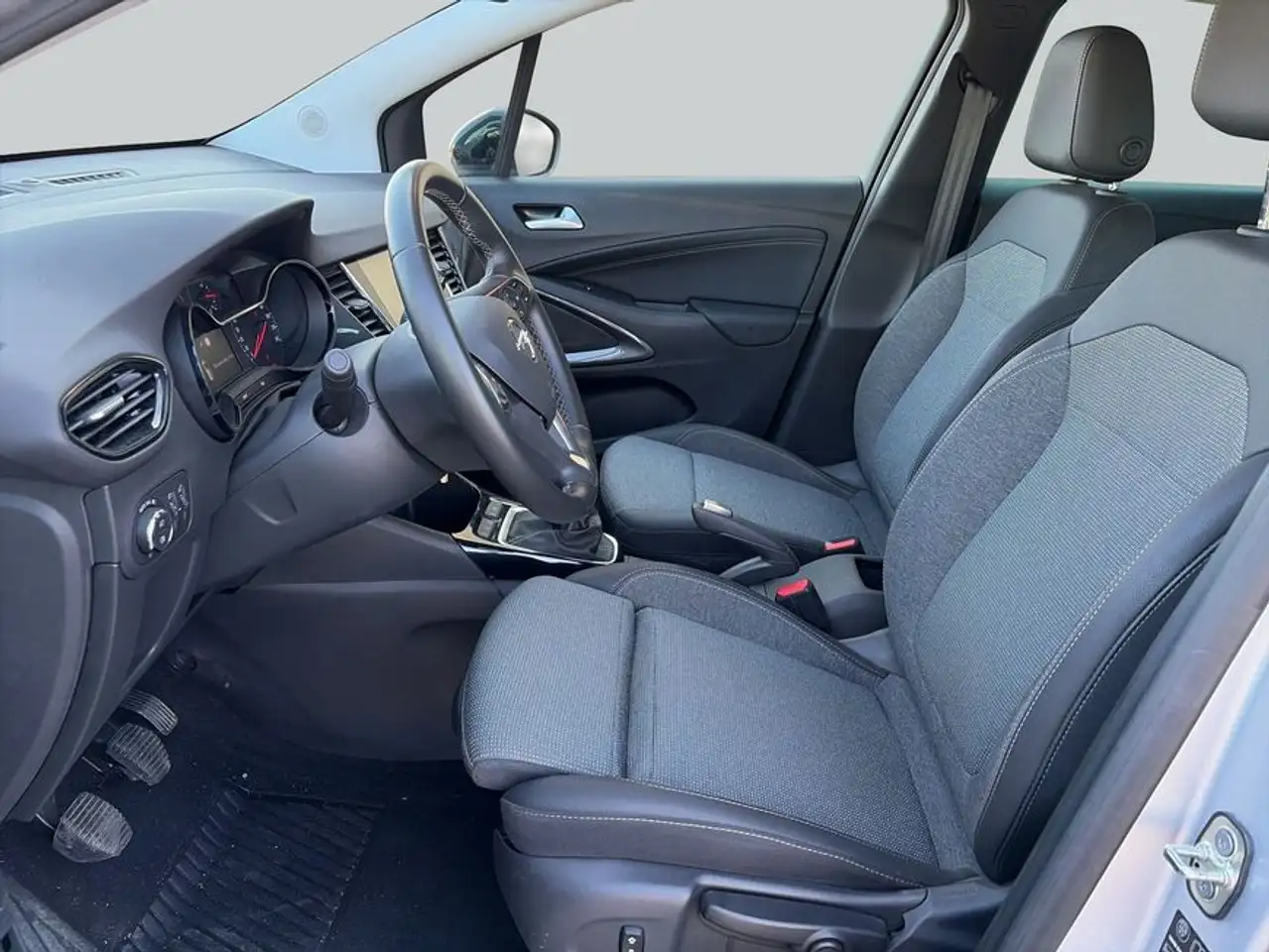 Opel Crossland Crossland 1.2 Elegance Paket — Galería del vehículo 9