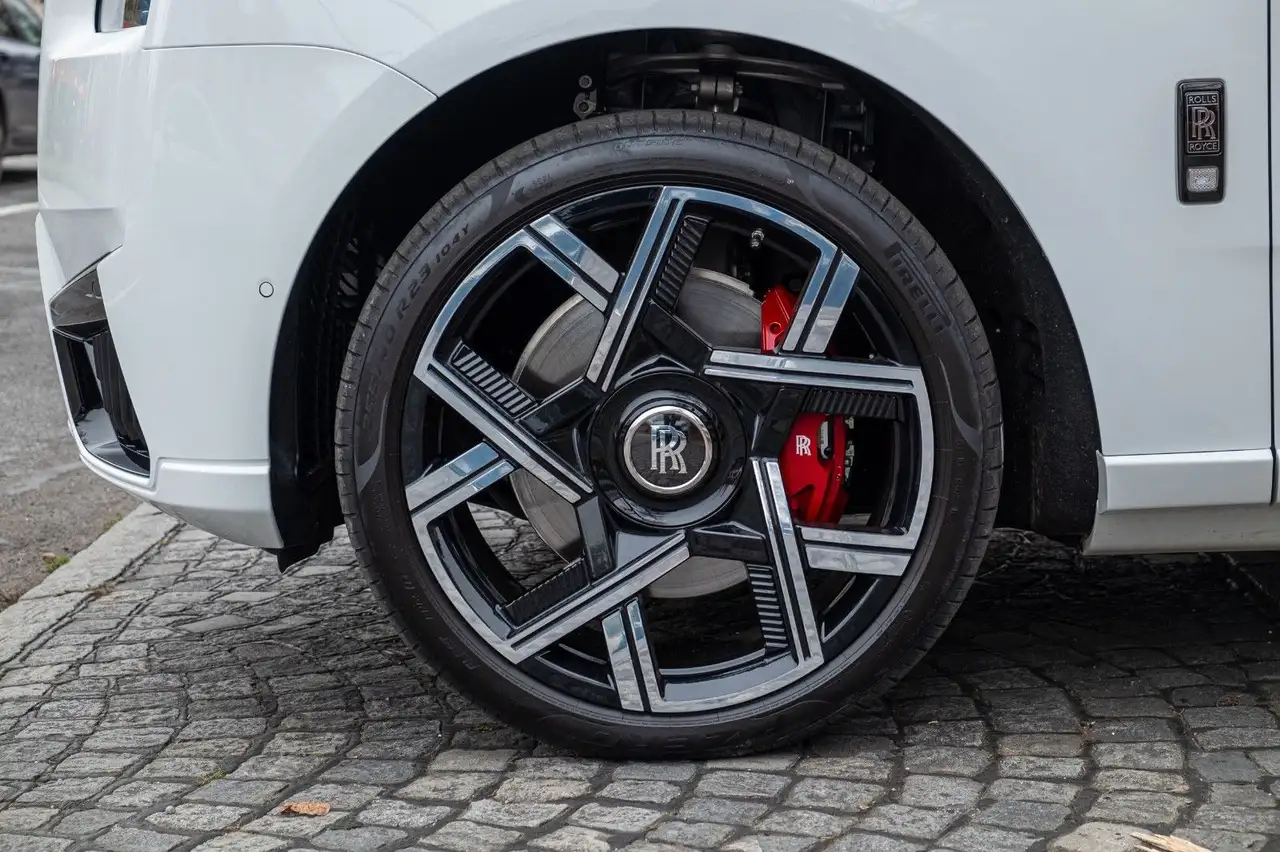 Rolls-Royce Cullinan II / FACELIFT / 4 SEATS / BLACK BADGE — معرض صور السيارة 7