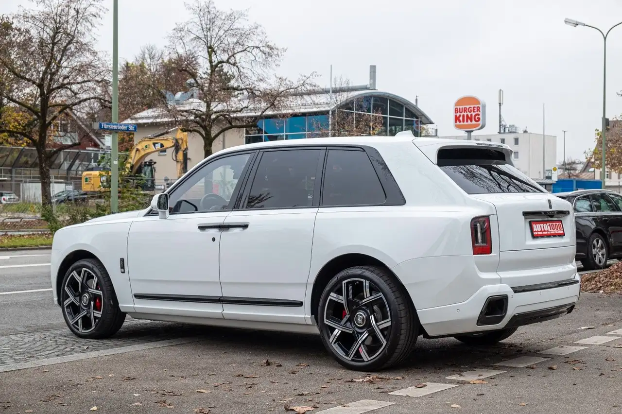 Rolls-Royce Cullinan II / FACELIFT / 4 SEATS / BLACK BADGE — معرض صور السيارة 5