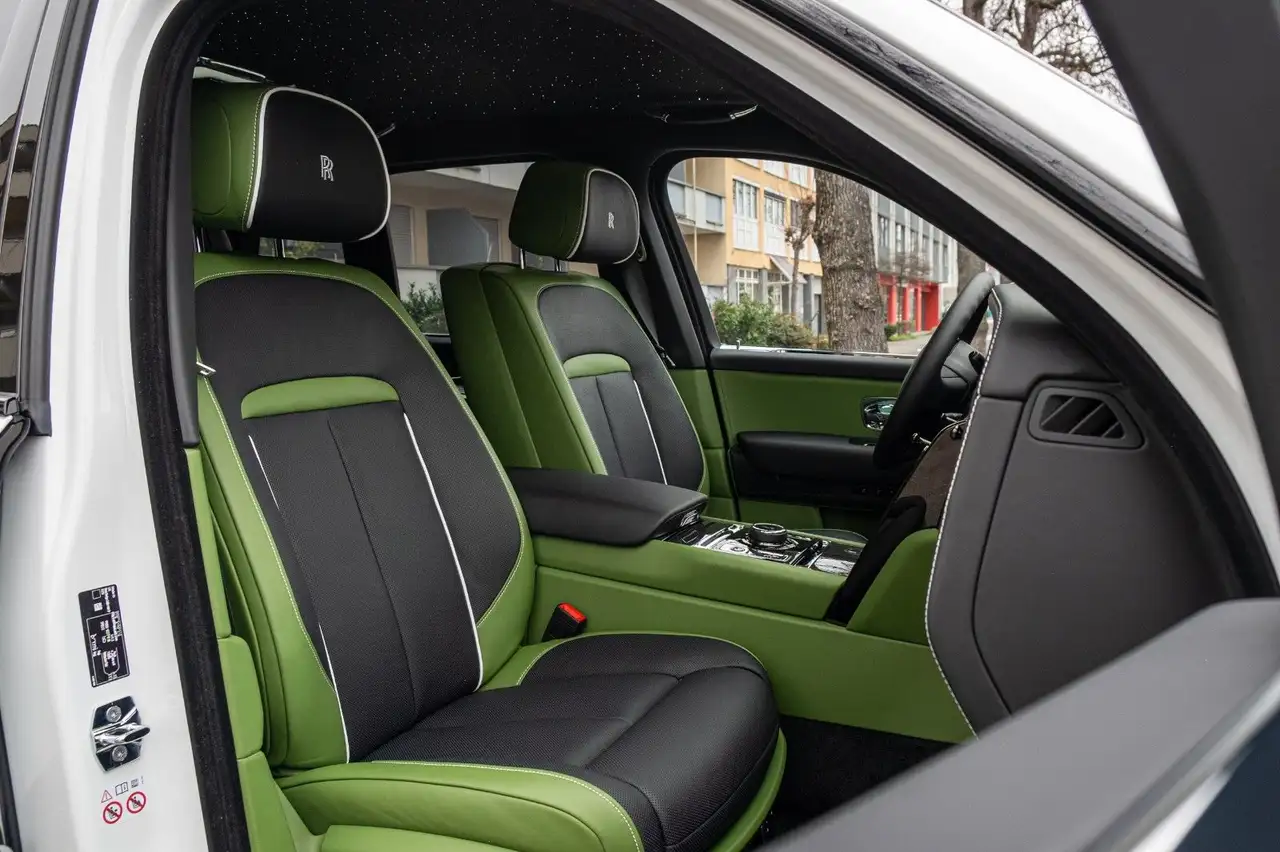Rolls-Royce Cullinan II / FACELIFT / 4 SEATS / BLACK BADGE — معرض صور السيارة 12