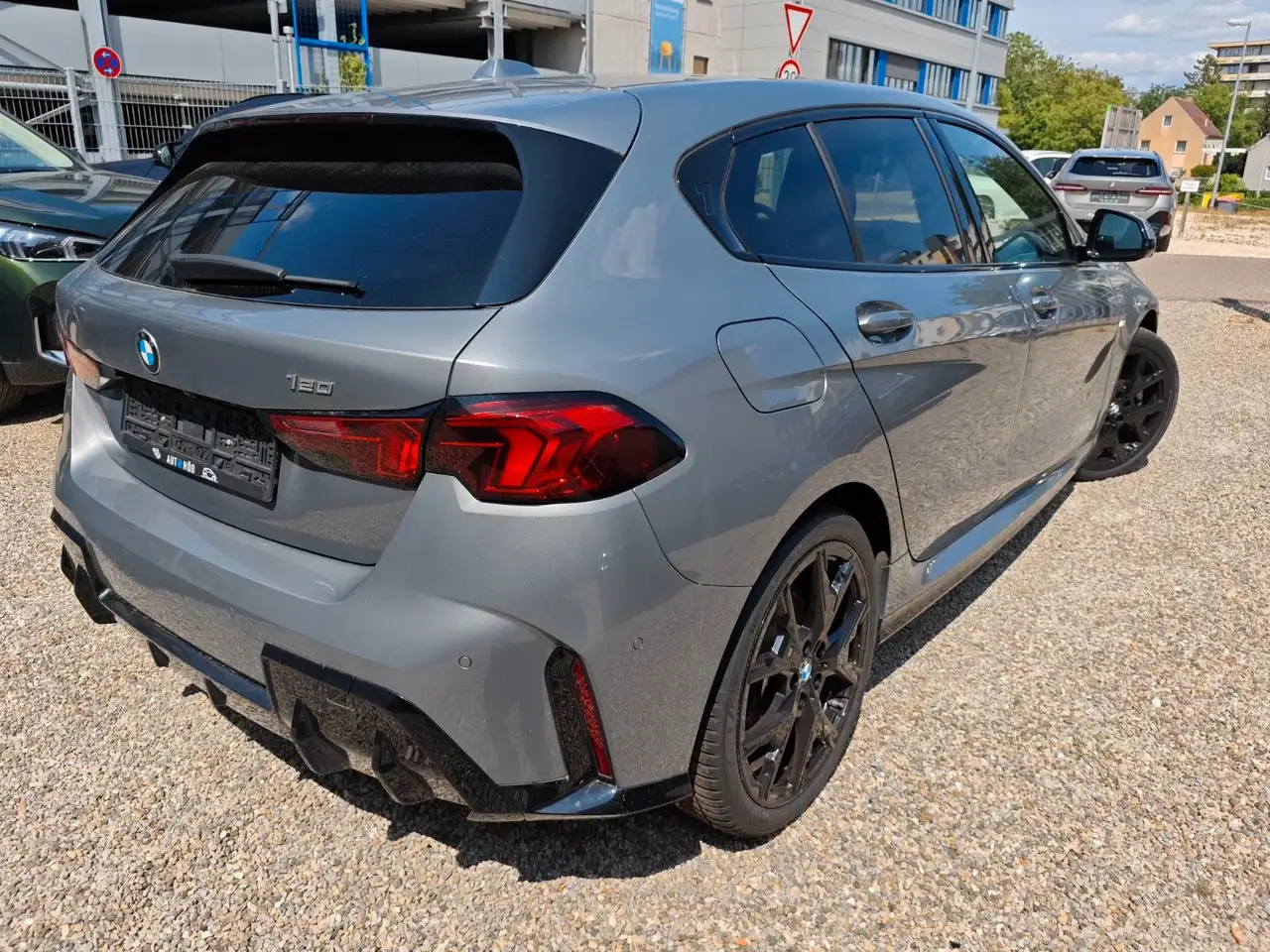 BMW 120 M-Sport Memory/360°/HeadUp/H&K/ad.Fahrw/NP51 — Galerie du véhicule 8
