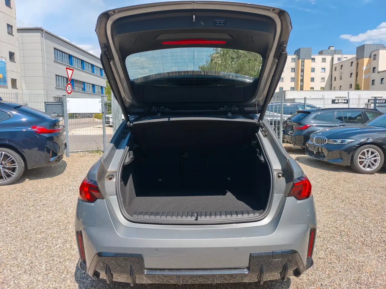BMW 120 M-Sport Memory/360°/HeadUp/H&K/ad.Fahrw/NP51 — Galerie du véhicule 7