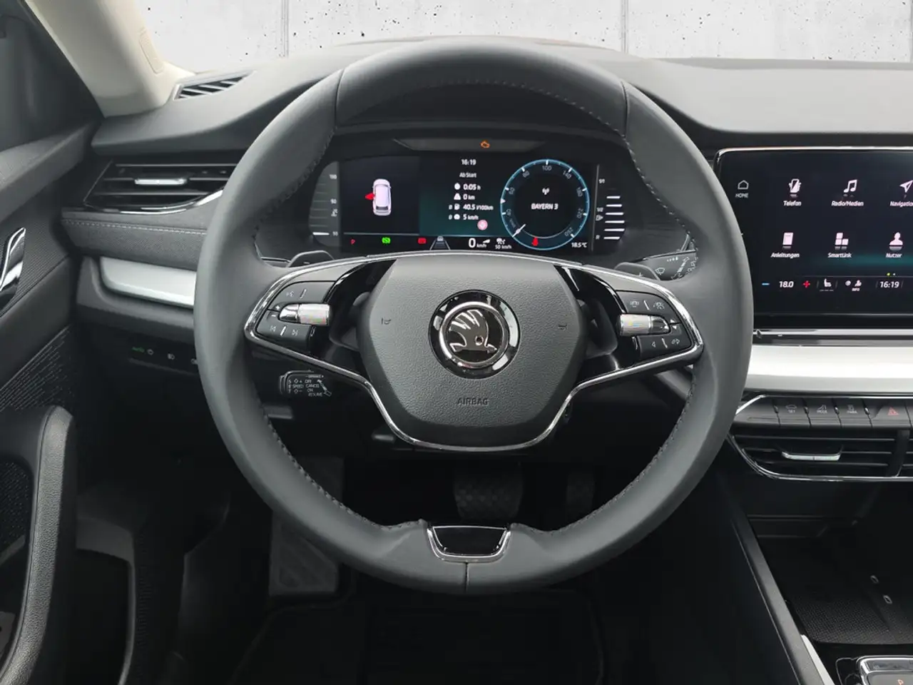 Skoda Octavia 1.5 TSI Sel. Plus LED LEDER KAMERA — Galería del vehículo 15