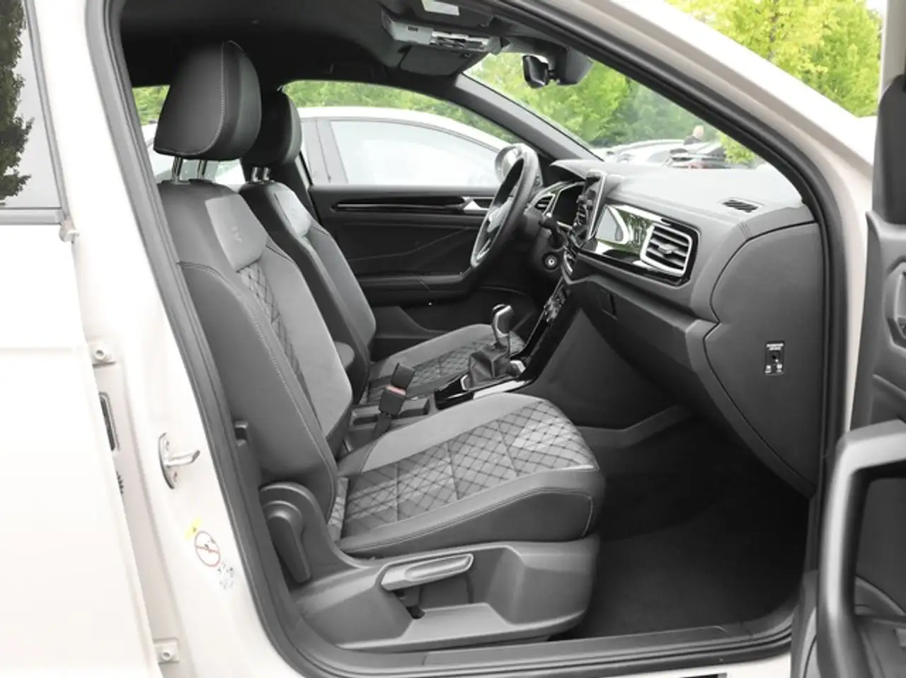 Volkswagen T-Roc 1.0 TSi R-Line ACC LED PDC — Galería del vehículo 3