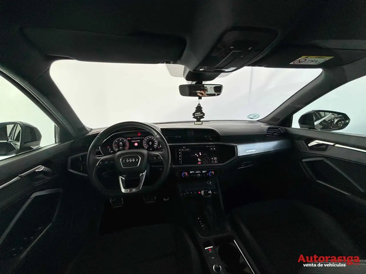 Audi Q3 Todoterreno Automático de 5 Puertas — Vehicle gallery 18