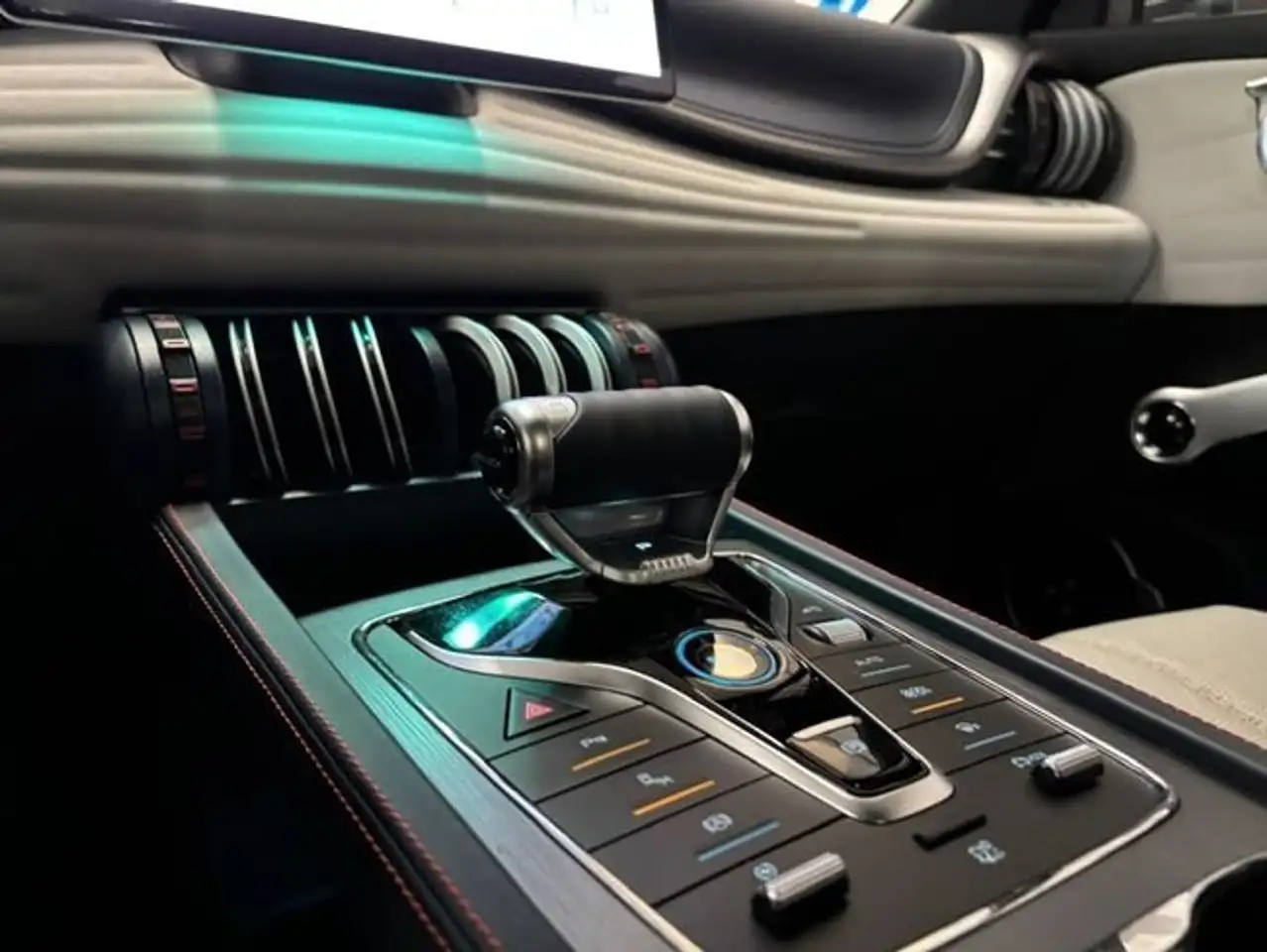 BYD Atto 3 Comfort 150kW 60kWh — Galería del vehículo 32
