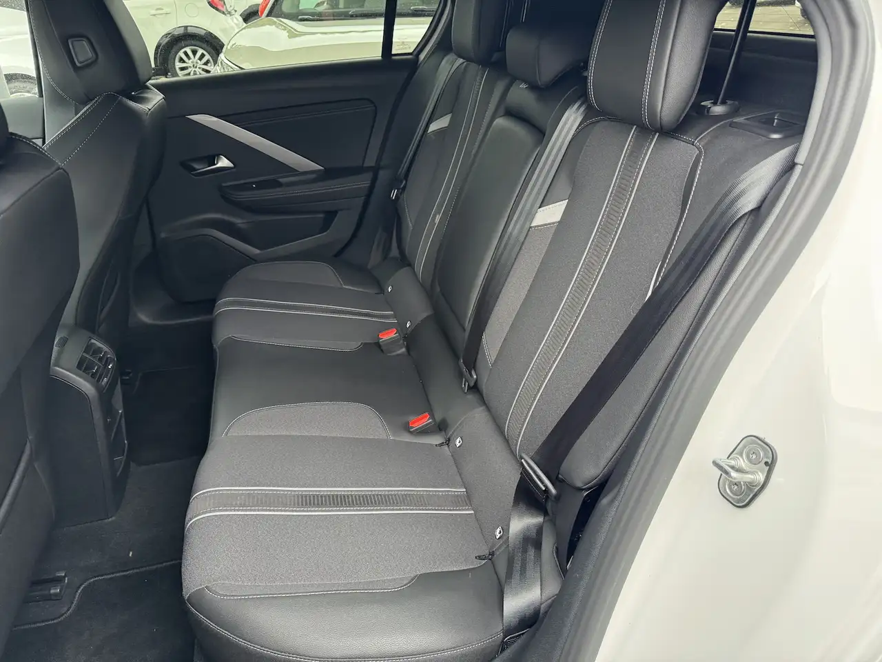 Opel Astra 1.2 GS-Line * LED * Navi * 360° Kamera * — Vehicle gallery 19