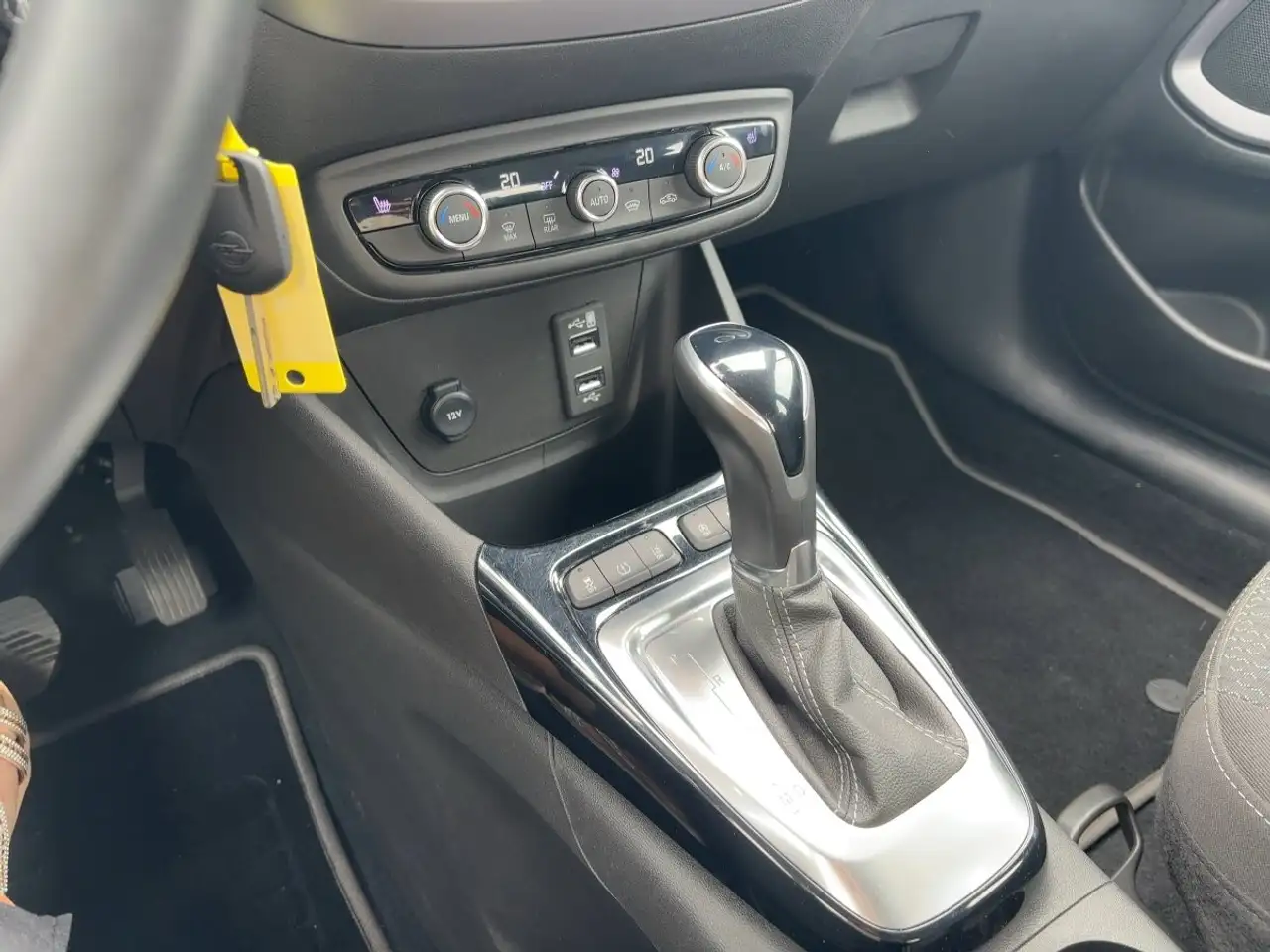 Opel Crossland *Allwetter+PDC+SHZ+LHZ* — Galería del vehículo 17