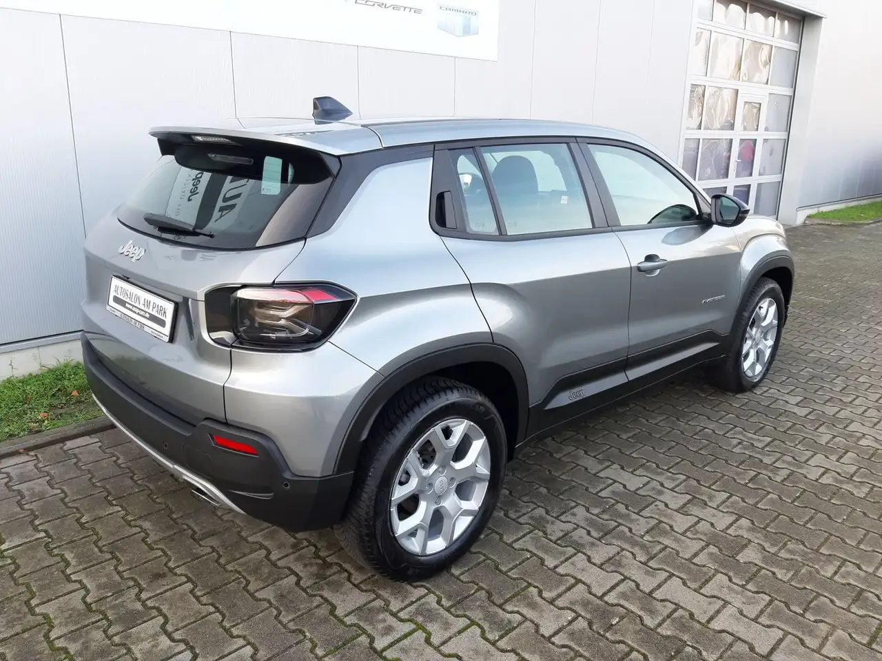 Jeep Avenger 1.2 GSE MT Altitude/Navi/Shzg — Galerie du véhicule 16