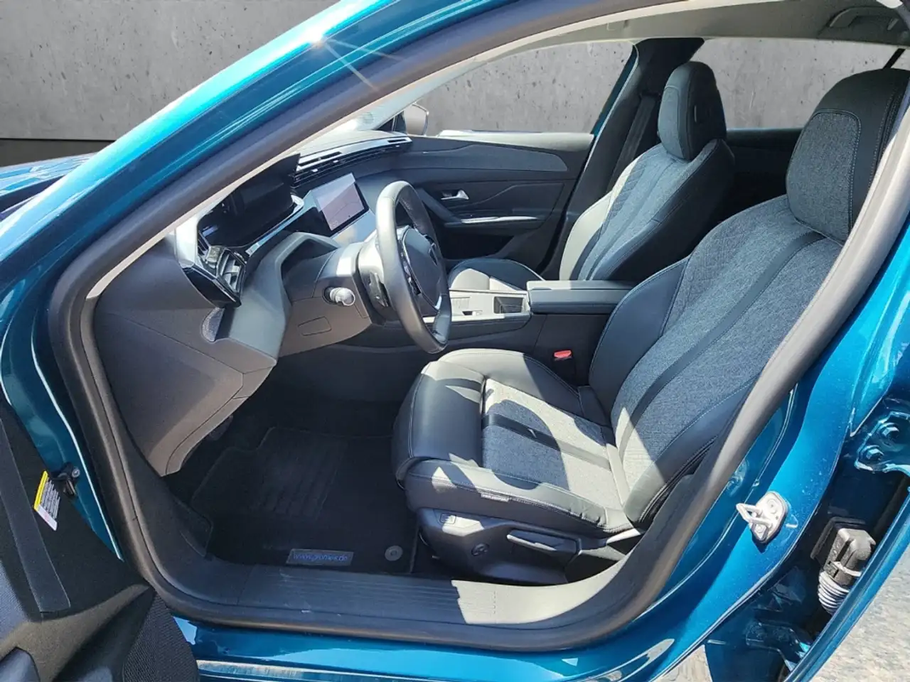 Peugeot 408 Allure PT 130 EAT8 Navi LED ACC Memory Sitze Apple — Galería del vehículo 9