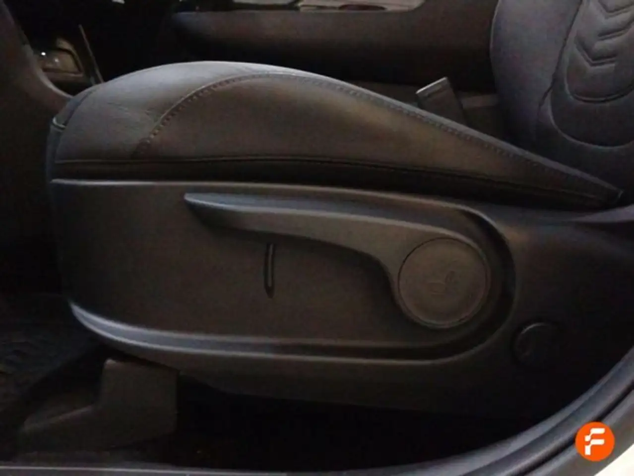 Hyundai TUCSON 1.6 CRDI 100kW (136CV) 48V Maxx DCT — Galerie du véhicule 22
