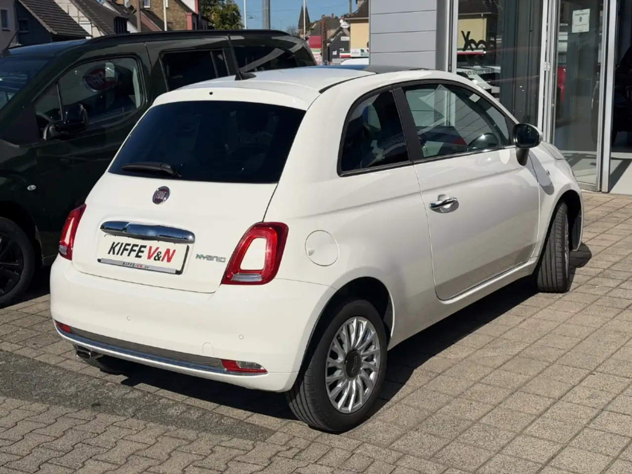 Fiat 500 Dolcevita PANO NAVI PDC KLIMAAUT TEMPO CarPlay — Vehicle gallery 4
