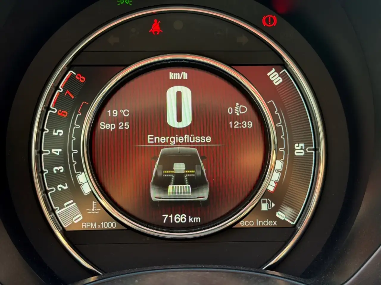 Fiat 500 Dolcevita PANO NAVI PDC KLIMAAUT TEMPO CarPlay — Vehicle gallery 8