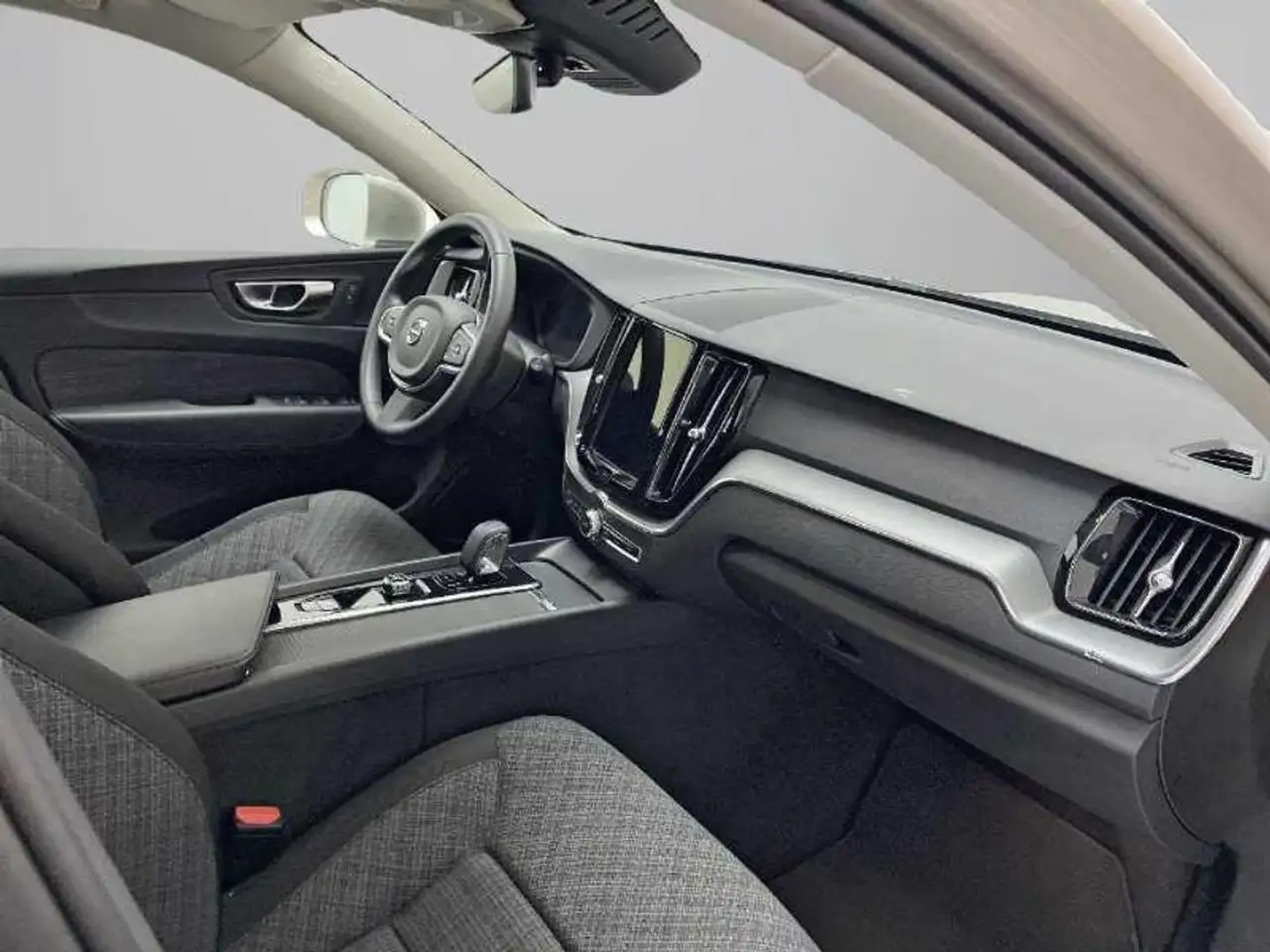 Volvo XC60 2.0 B4 D Core Auto — Galería del vehículo 18