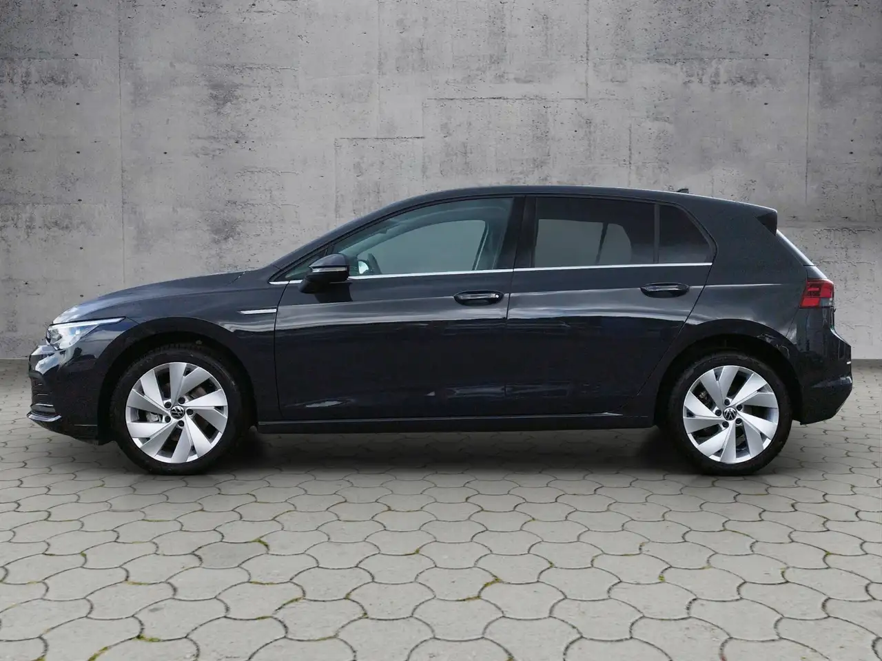 Volkswagen Golf VIII Style 1.5 TSI LED+/RFK/NAV/SHZ/CARPLAY — معرض صور السيارة 3