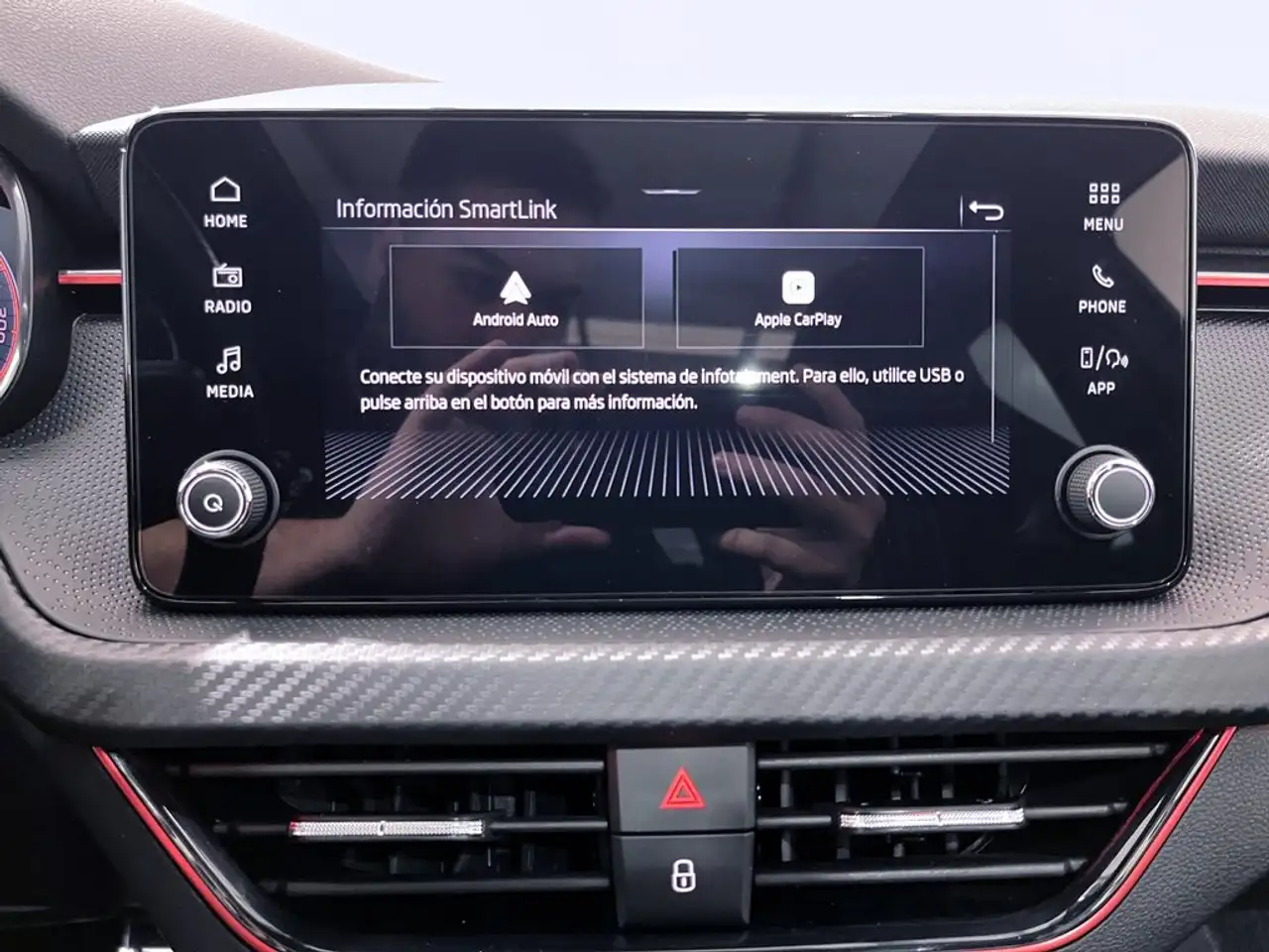 Skoda Kamiq 1.0 TSI Monte Carlo DSG7 85kW — معرض صور السيارة 19