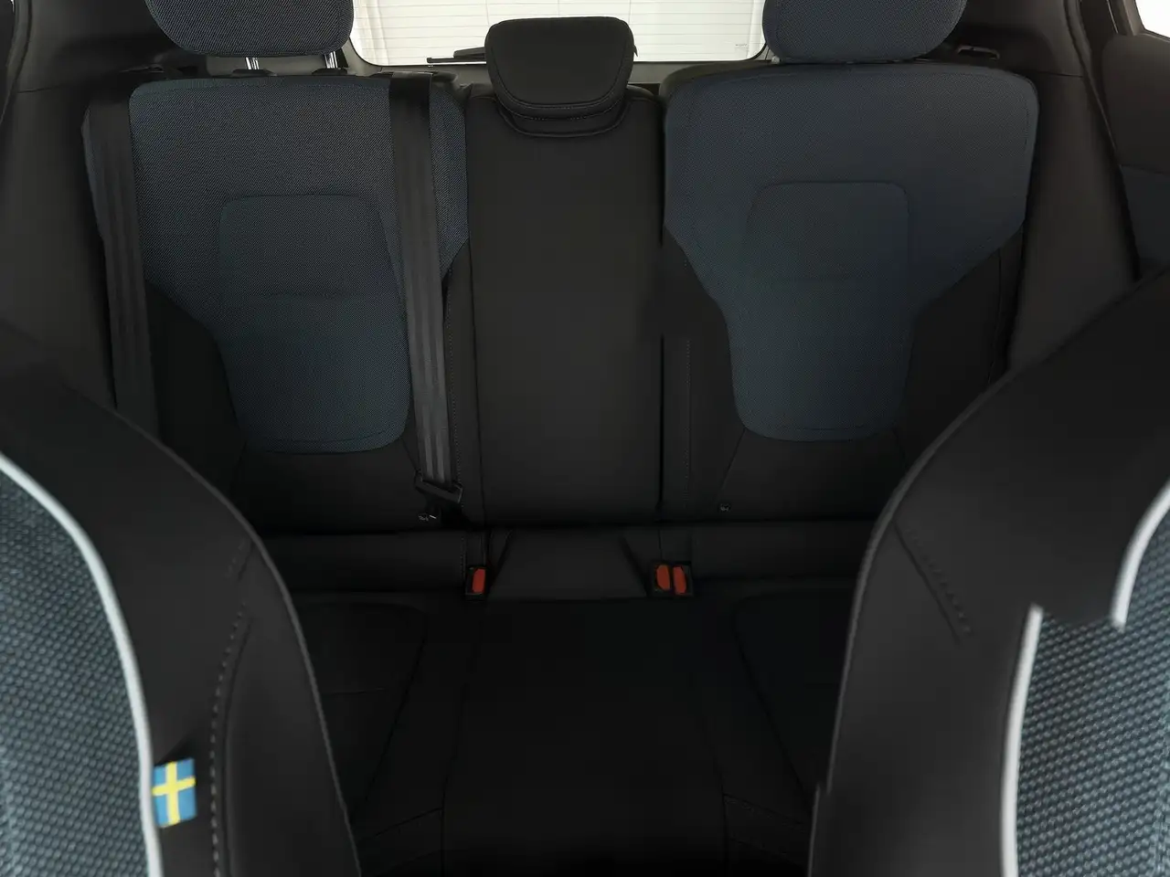 Volvo EX30 Single Motor Elektrisch Plus WÄRMEPUMPE*LED — معرض صور السيارة 5