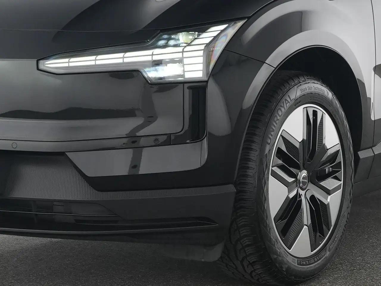 Volvo EX30 Single Motor Elektrisch Plus WÄRMEPUMPE*LED — معرض صور السيارة 9