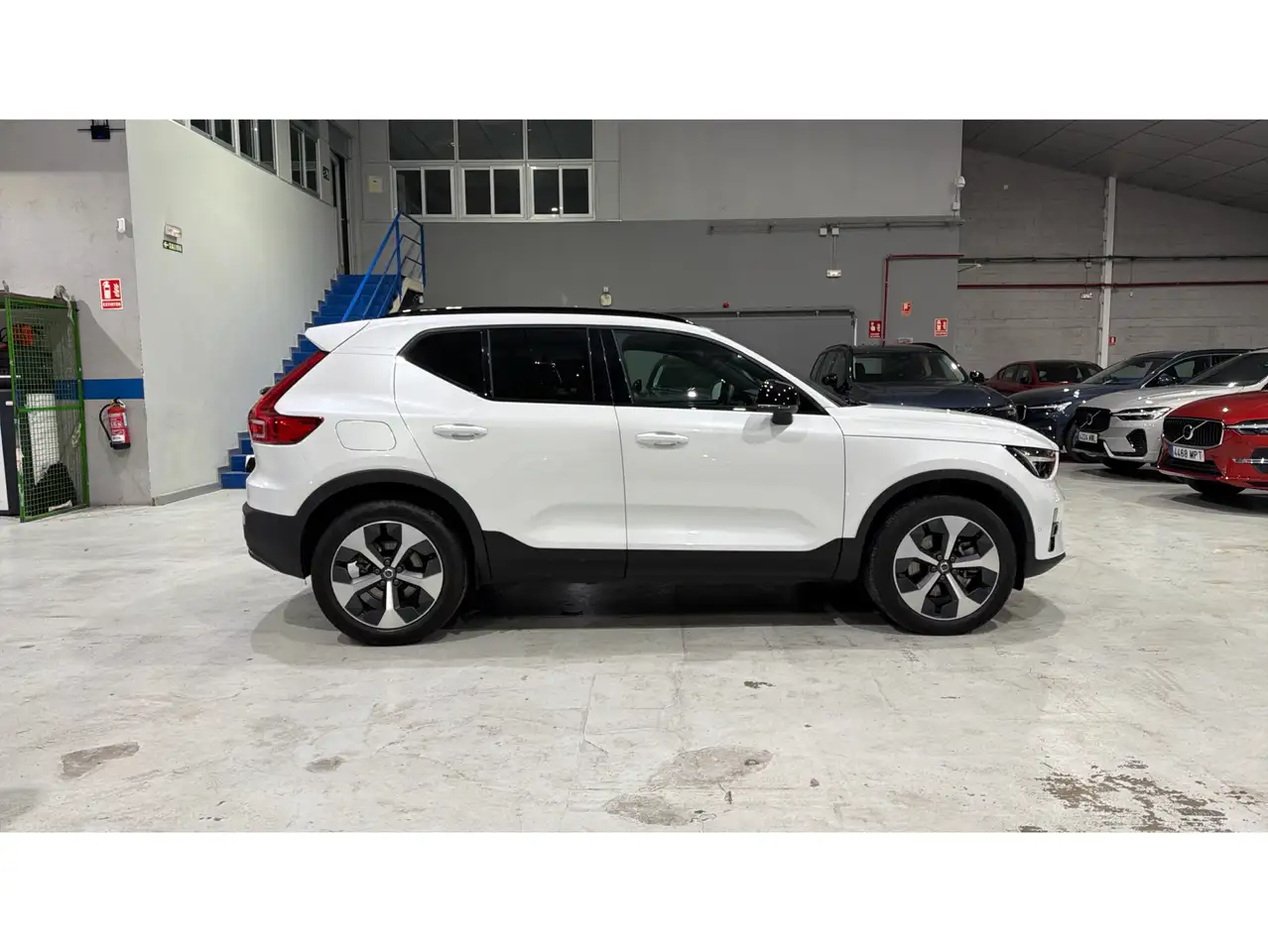 Volvo XC40 B3 Plus Aut. — معرض صور السيارة 33